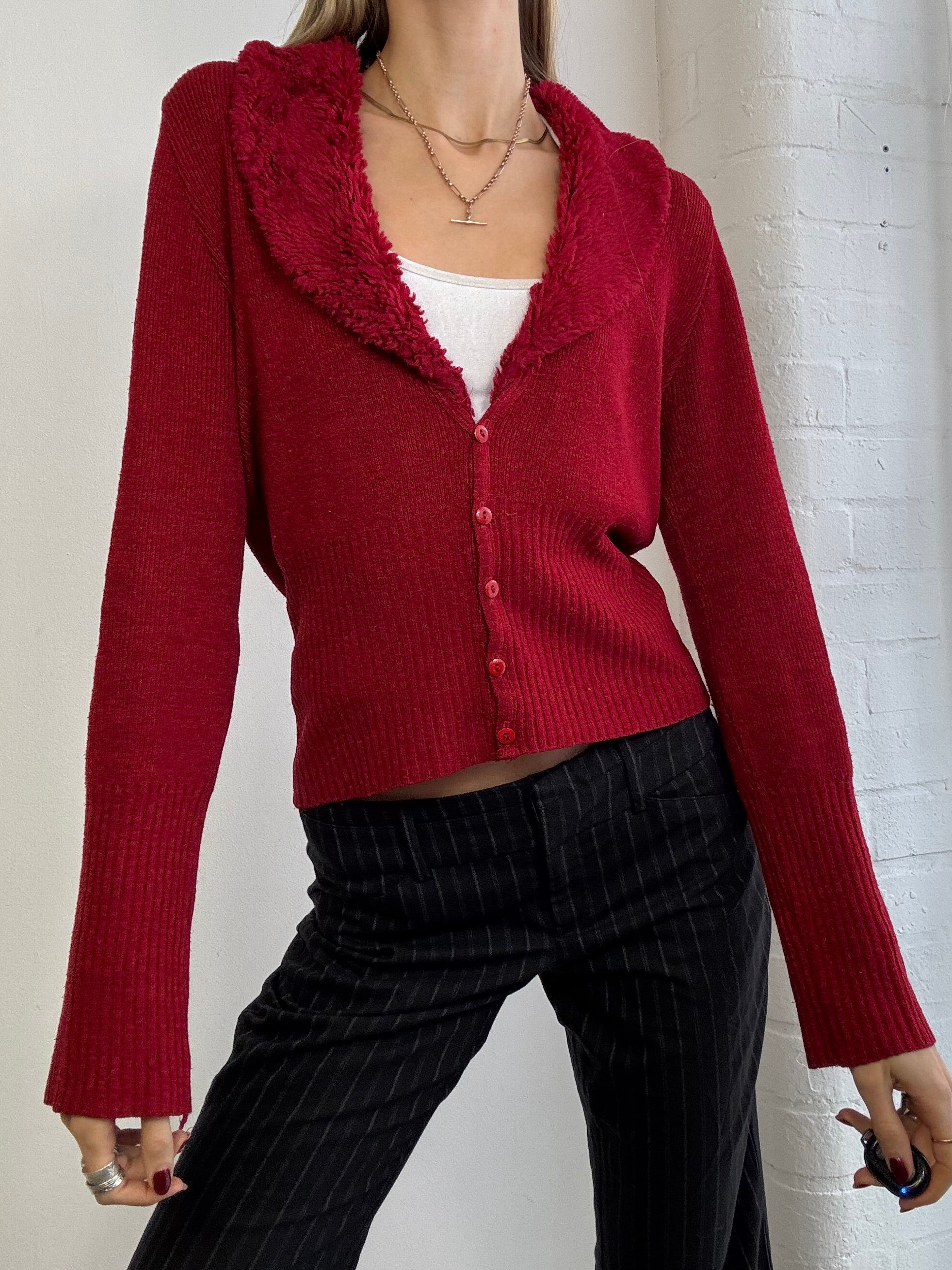 Vintage 90s red knitted cardigan faux fur trim