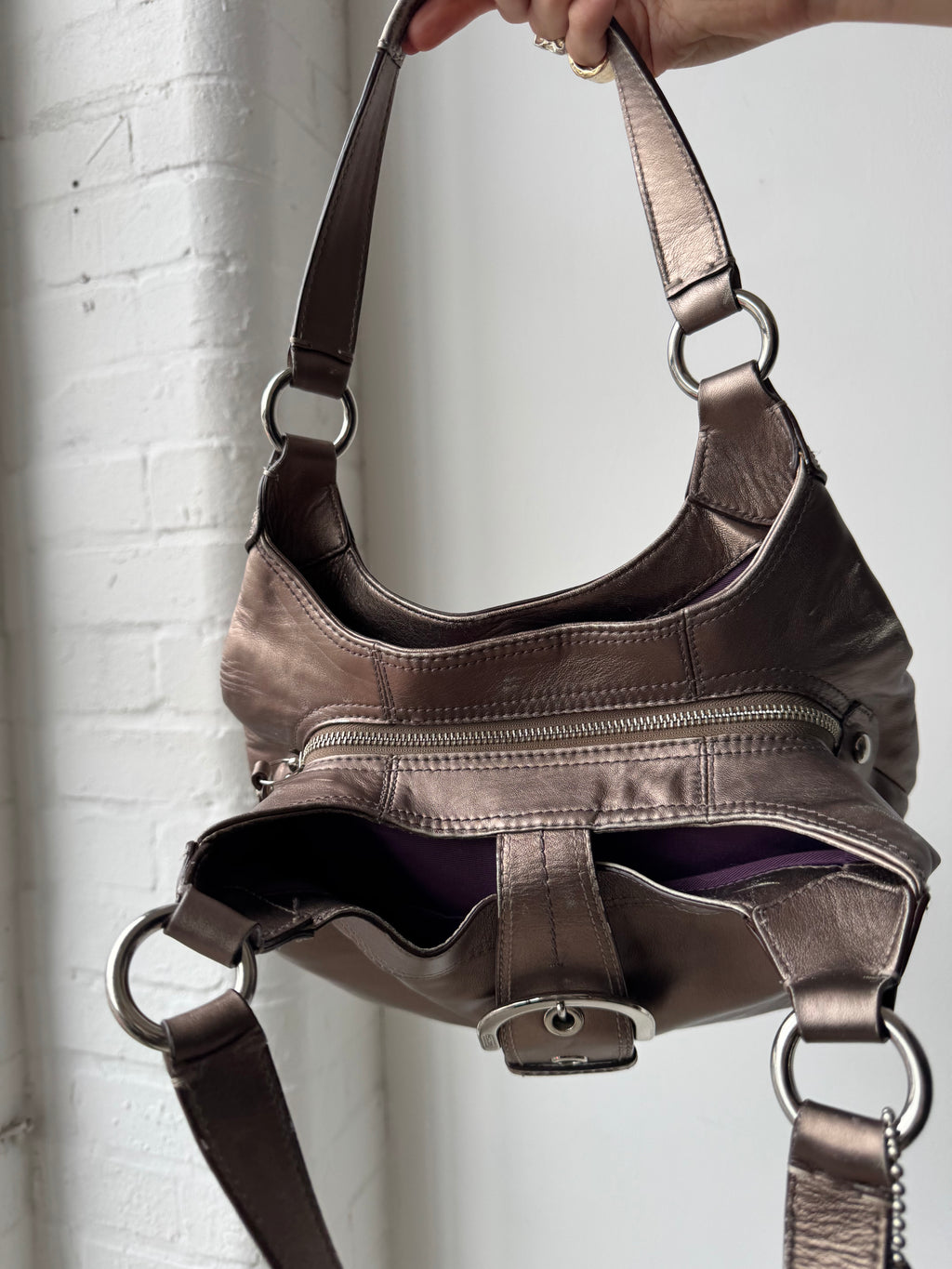 Vintage Y2K coach soho metallic silver / bronze leather shoulder bag buckle