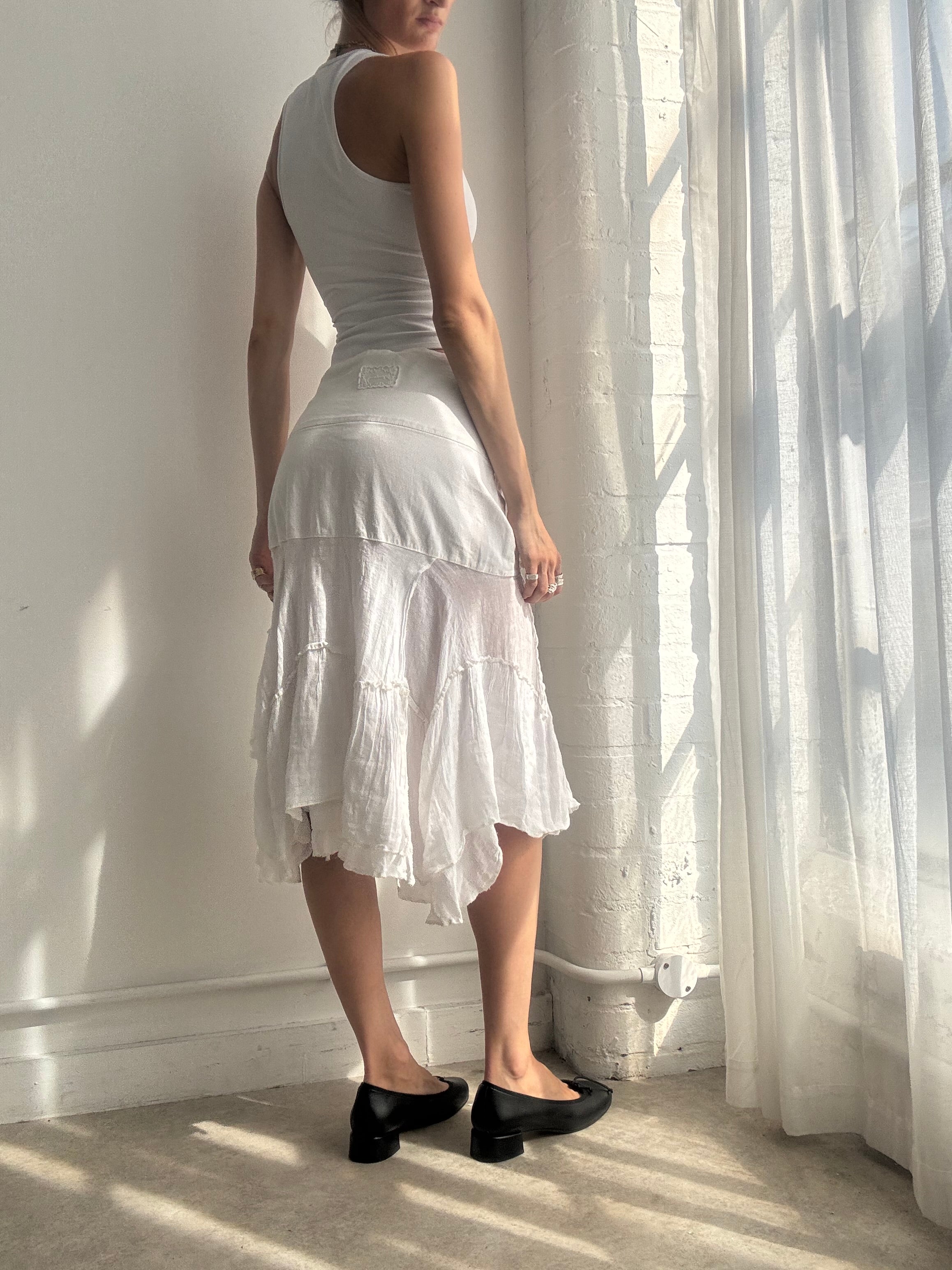 Vintage Y2K White Cotton Asymmetric Tiered Midi Skirt - Size M