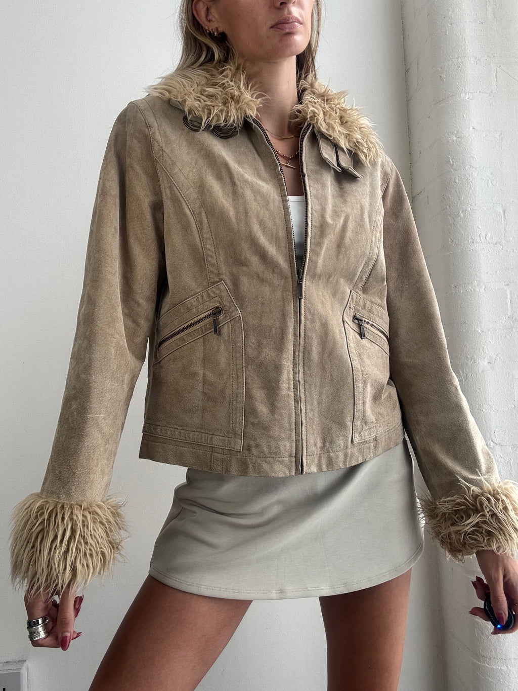 Vintage Y2K Beige Suede Faux Fur Trim Fitted Jacket - Size M
