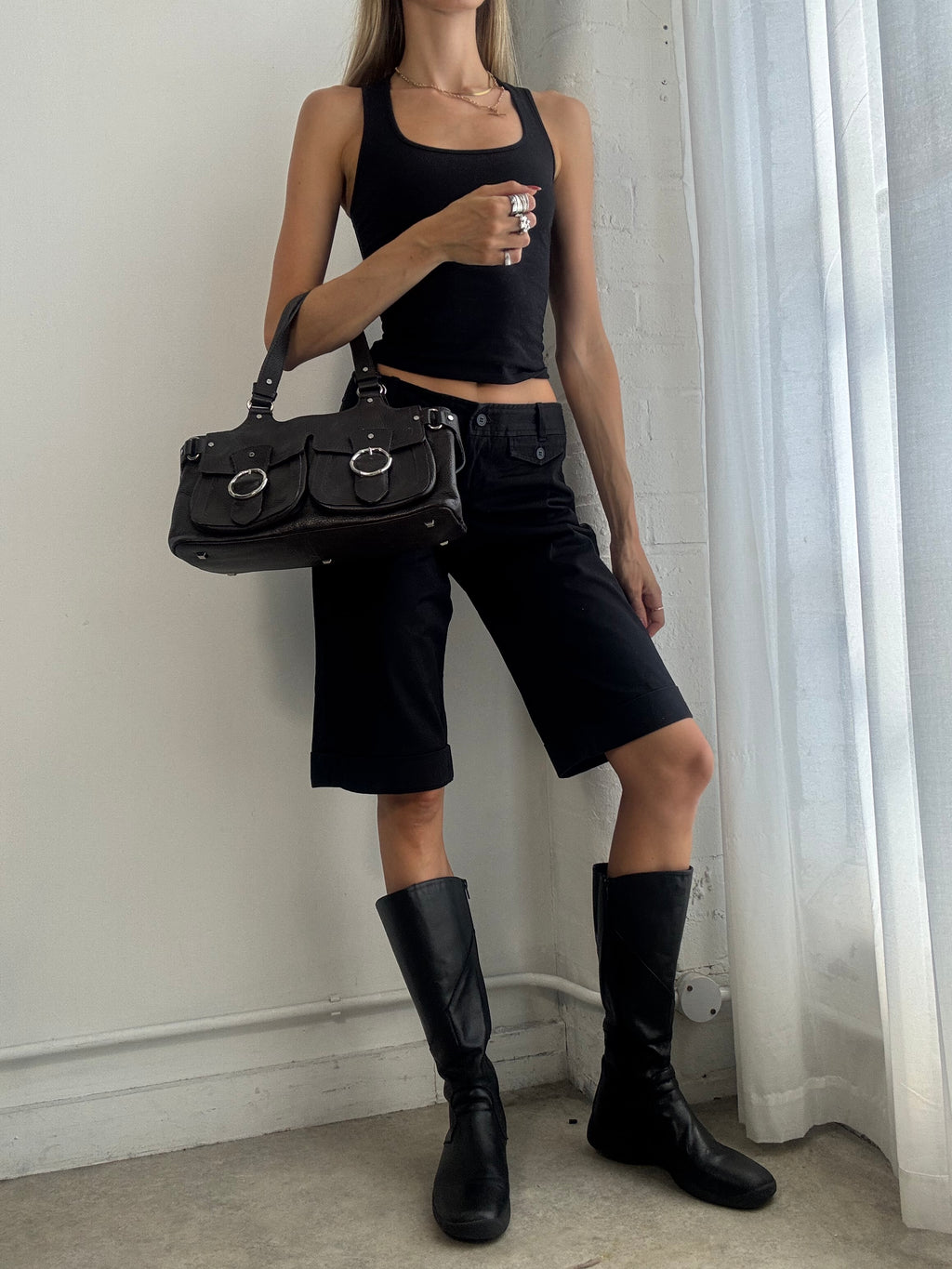 Vintage Y2K low rise black capri pants / tailored shorts - Size S/M