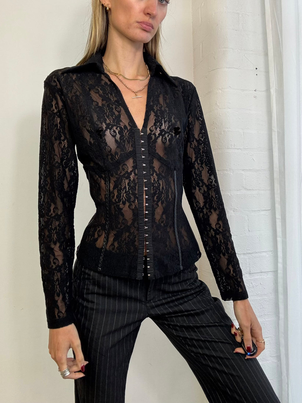 Vintage 90s sheer lace shirt hook & eye front