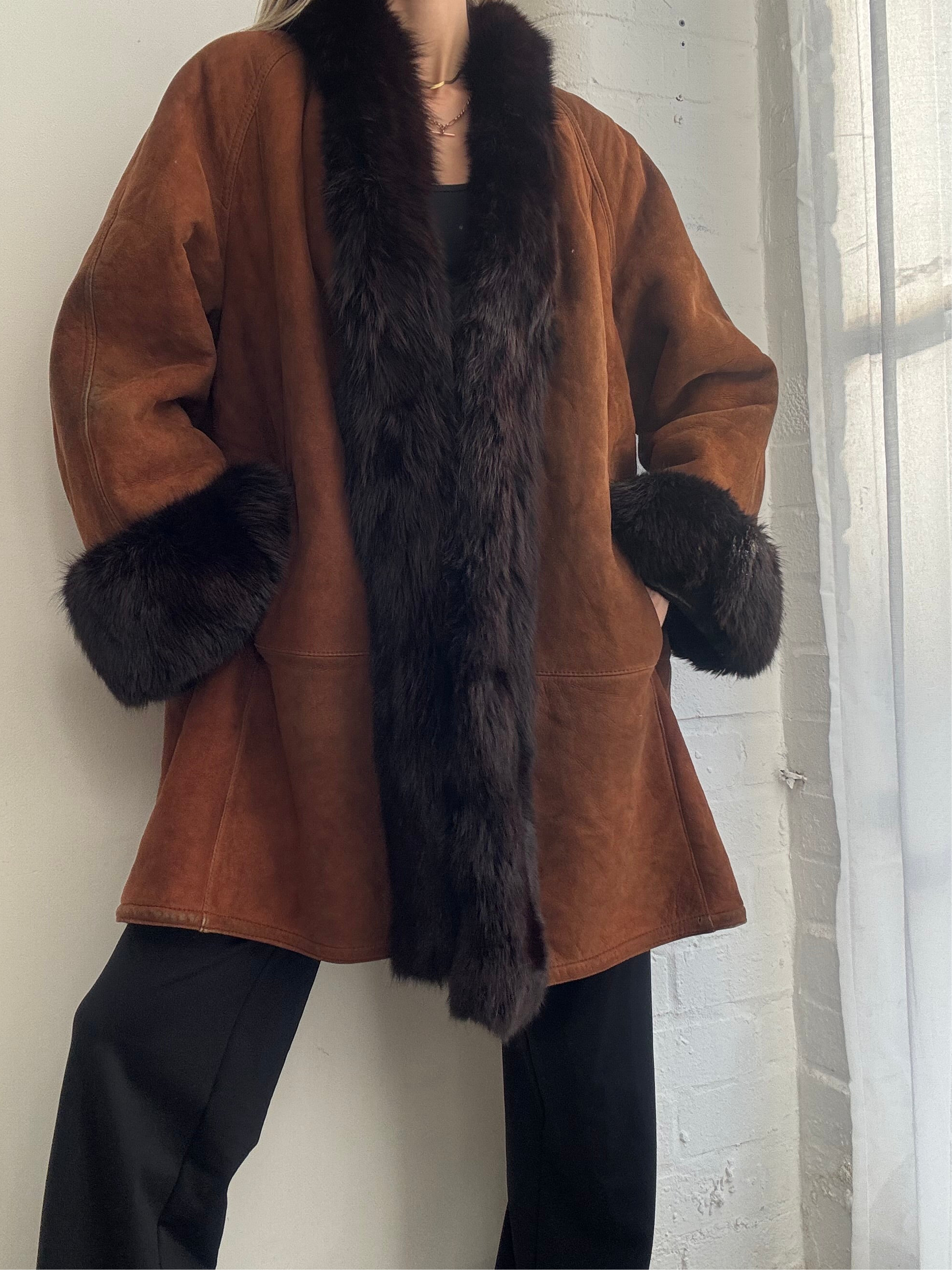 Vintage 90s brown sheepskin suede & fox fur trim coat