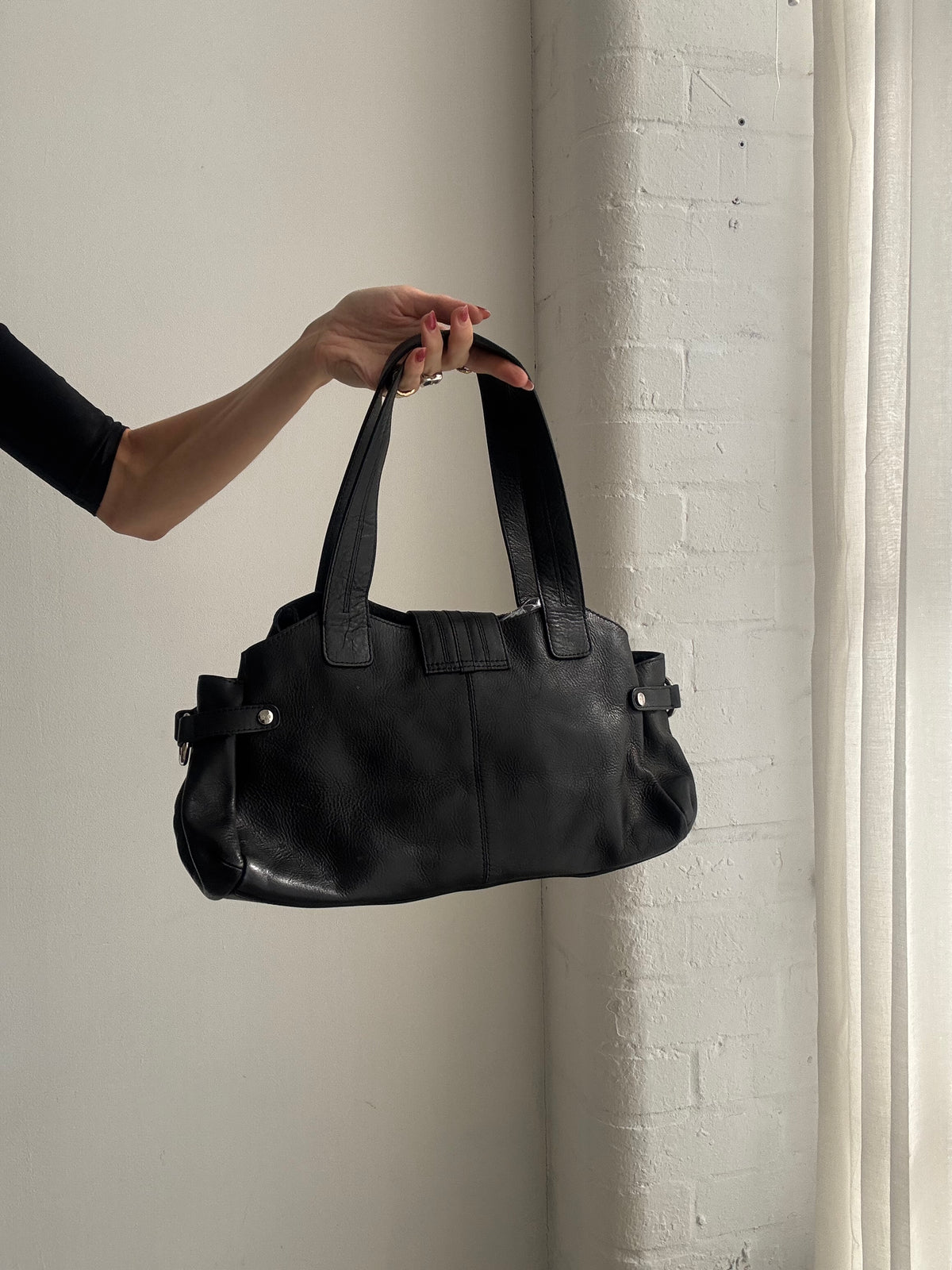Vintage Y2K Black Leather Shoulder Bag with O-Ring Detail & Tassel