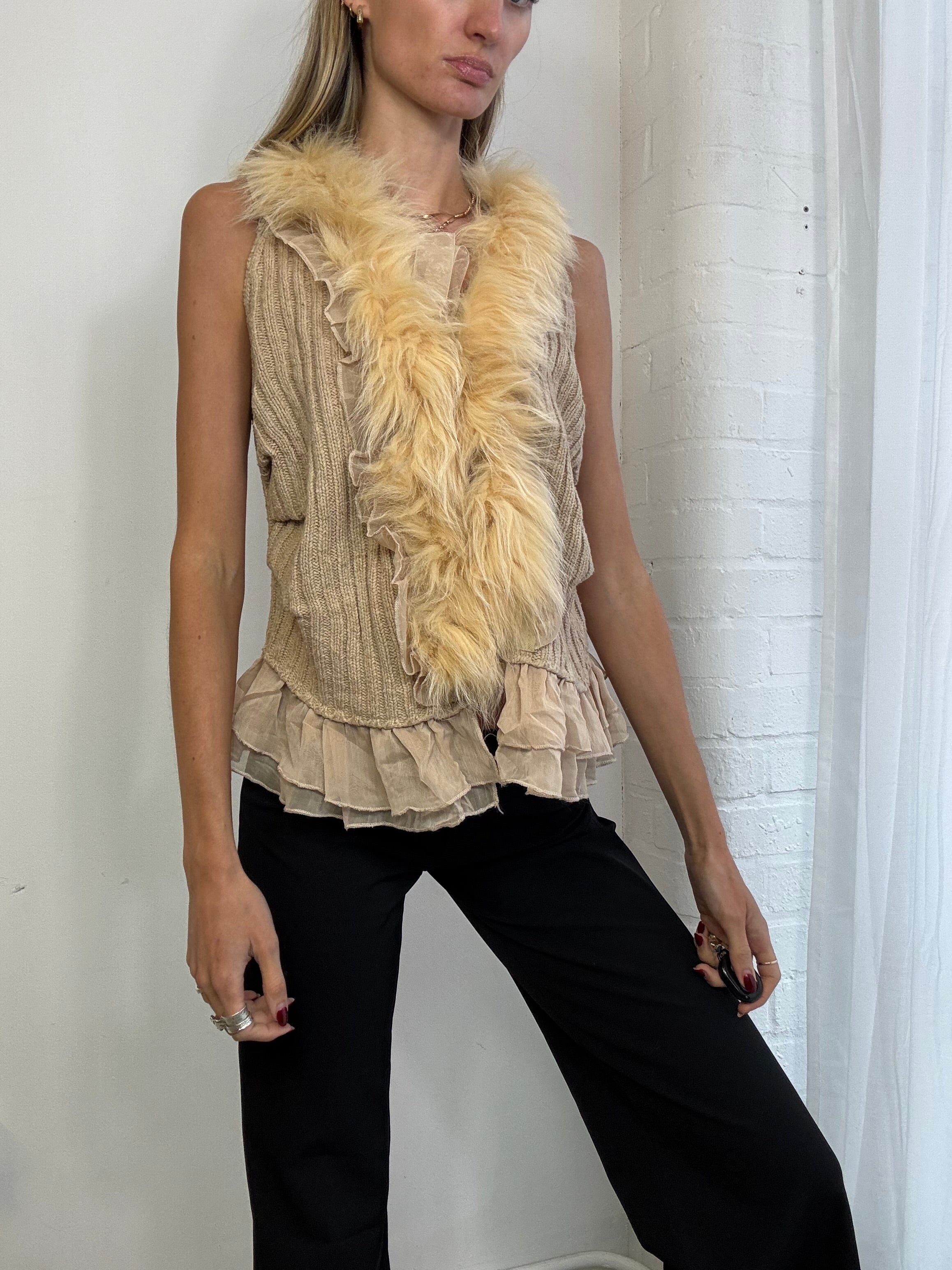 Vintage Y2K knitted gilet faux fur trim