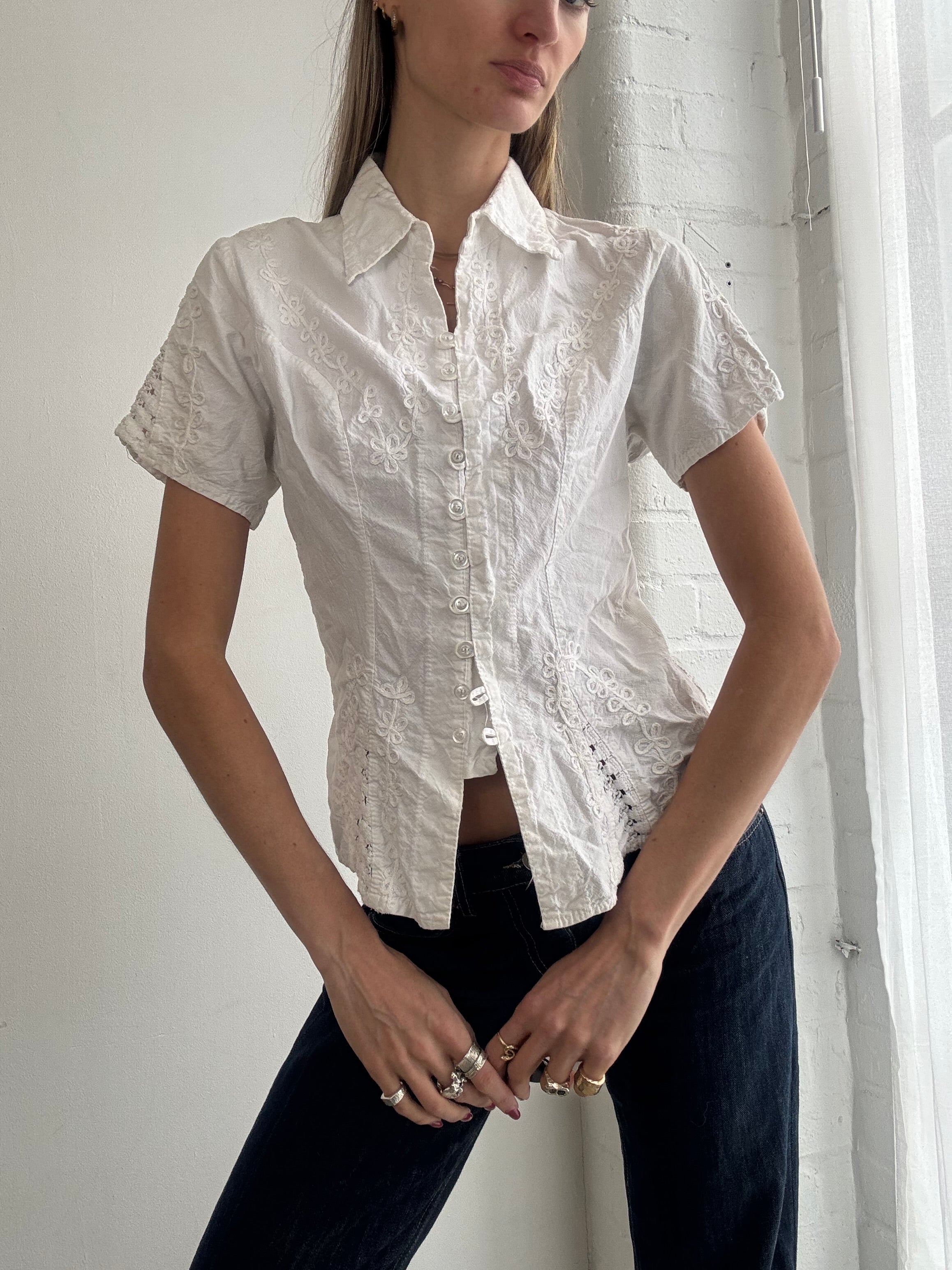 Vintage Y2K white embroidered short sleeve blouse