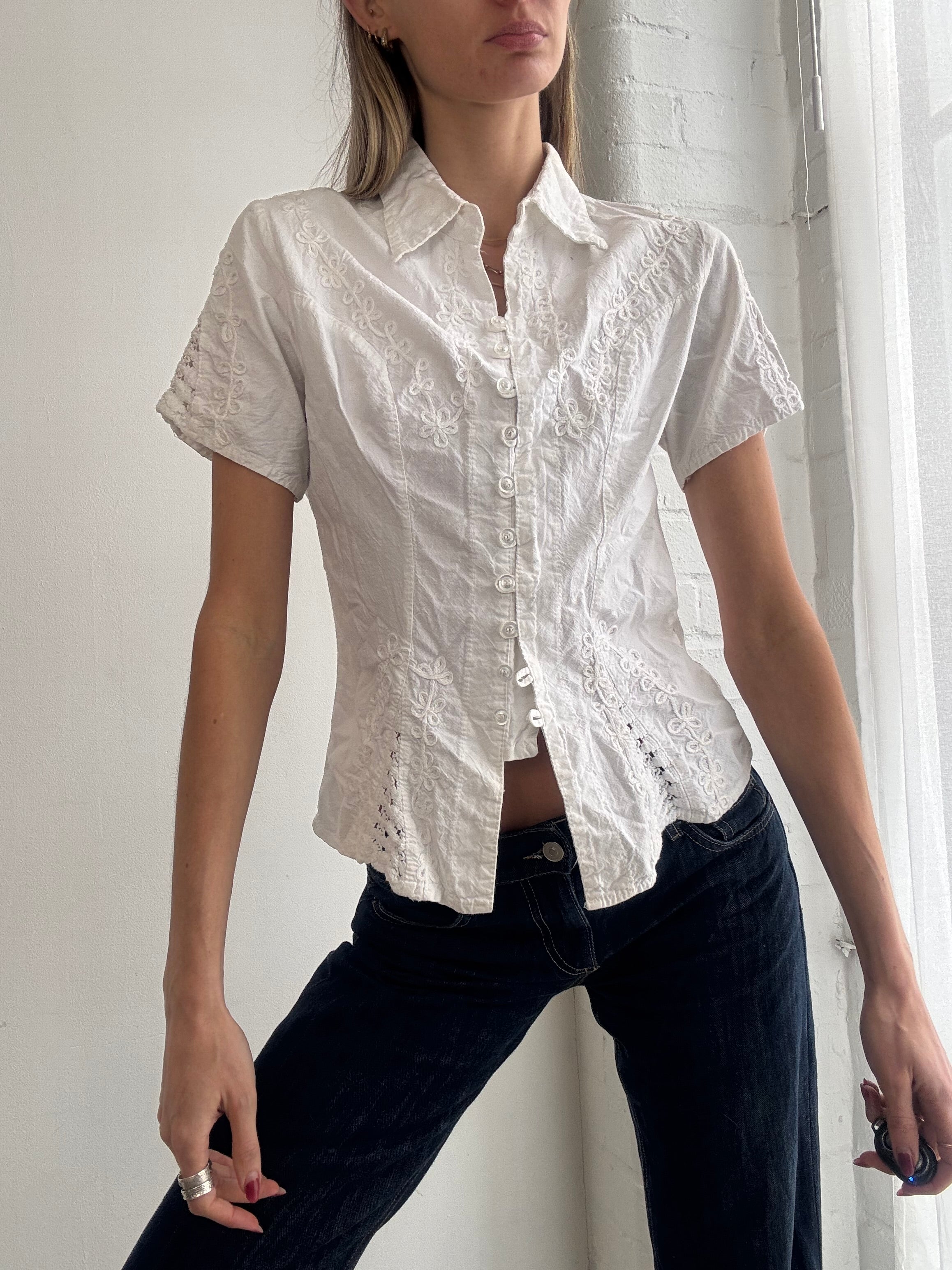 Vintage Y2K white embroidered short sleeve blouse