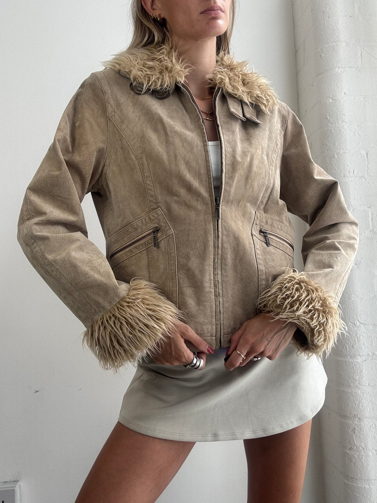 Vintage Y2K Beige Suede Faux Fur Trim Fitted Jacket - Size M
