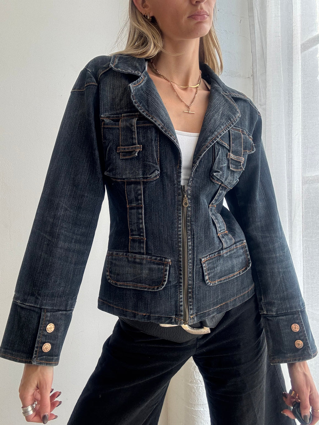 Vintage y2k dark wash fitted denim jacket - Size M