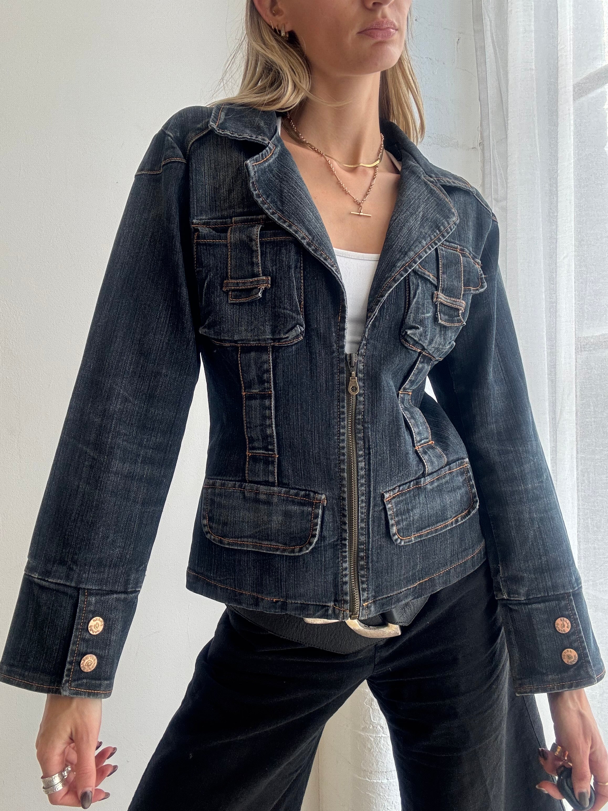 Vintage y2k dark wash fitted denim jacket - Size M