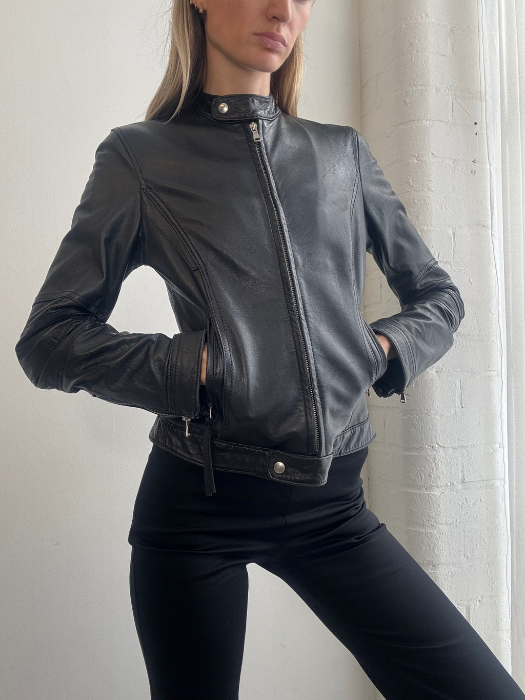 Vintage Y2K Black Leather Fitted Biker Jacket - Size S