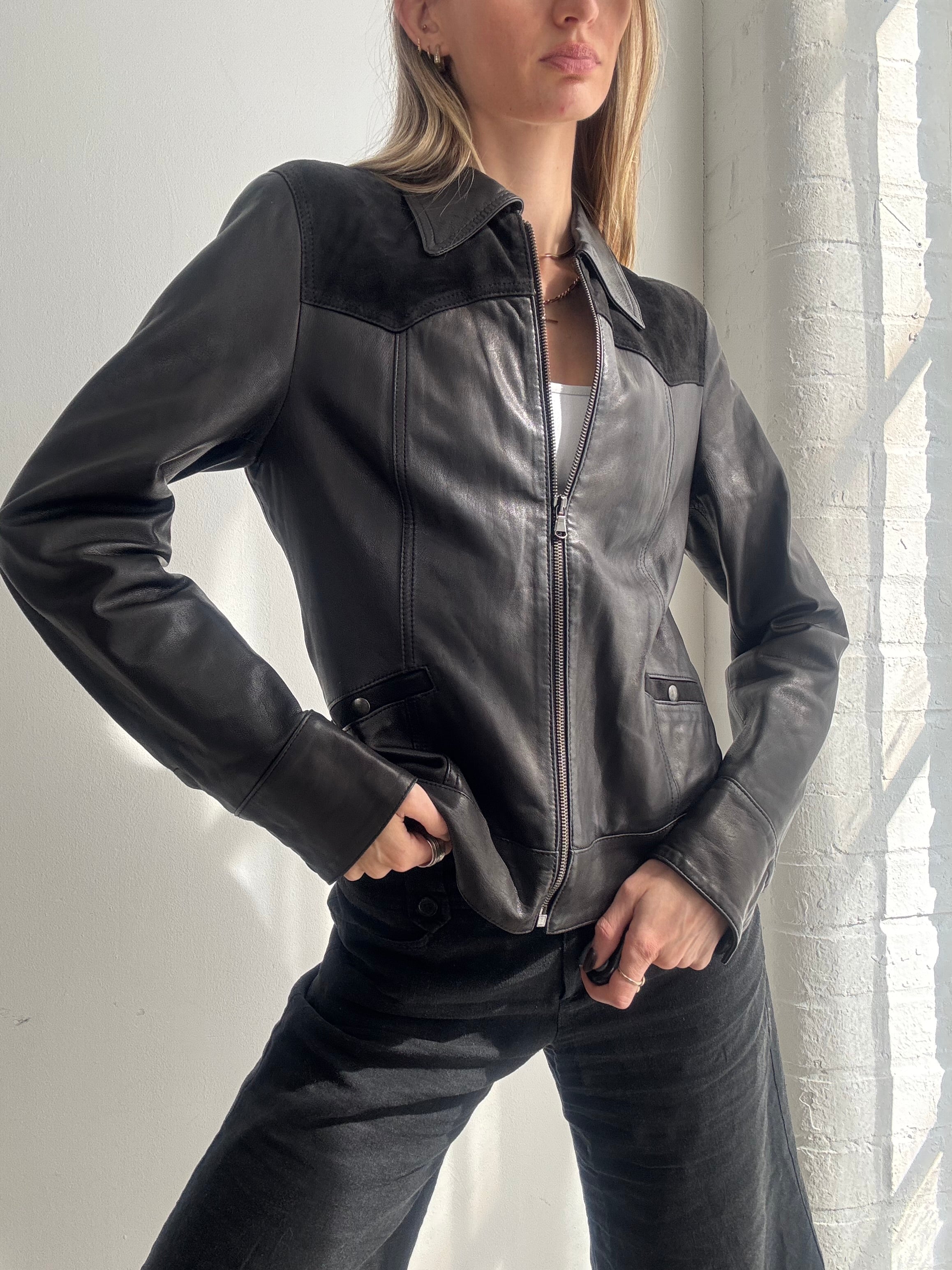 Vintage Y2K black fitted leather jacket - Size S
