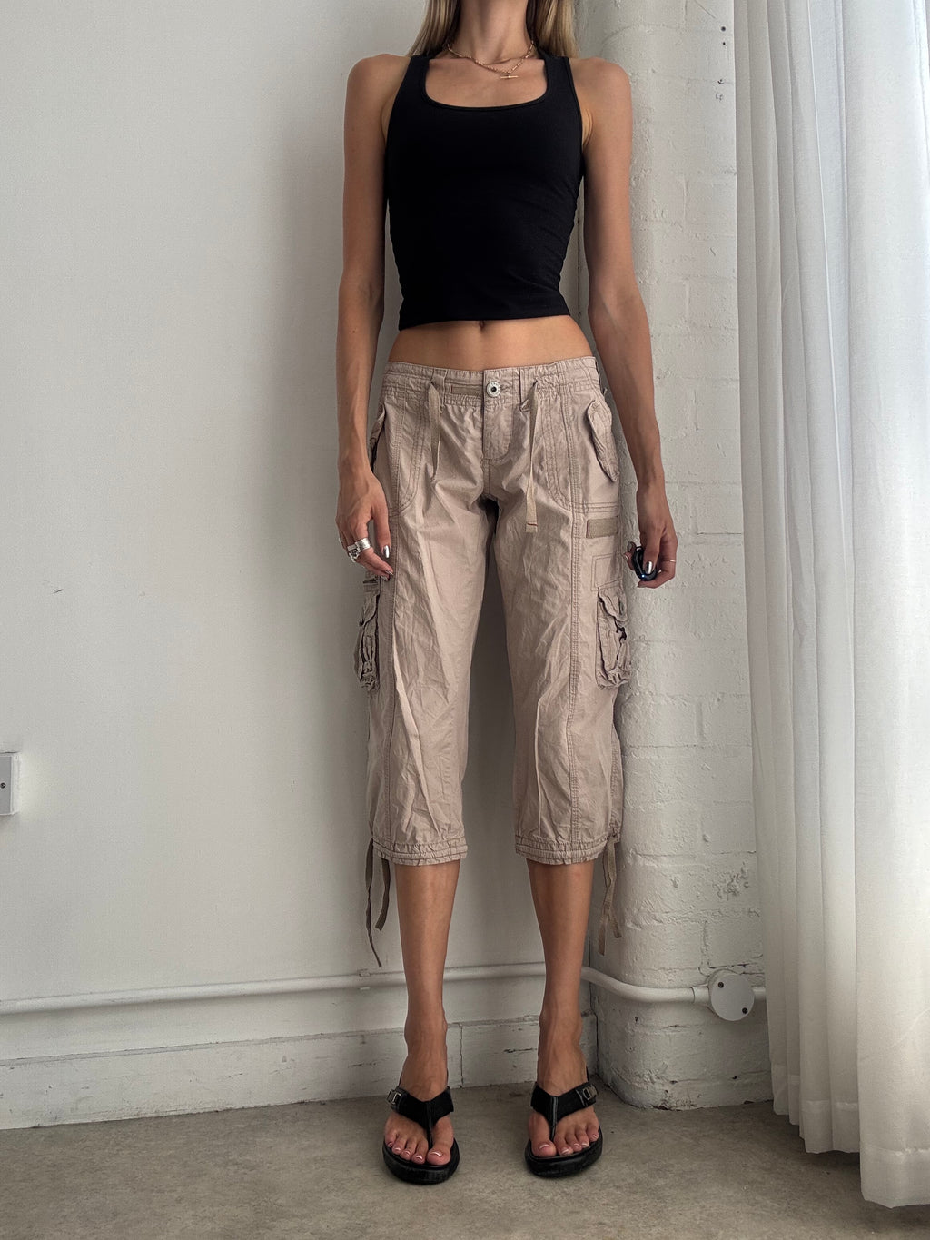 Vintage Y2K Beige Cargo Capri Trousers – Low Rise Utility Crop Pants - Size M