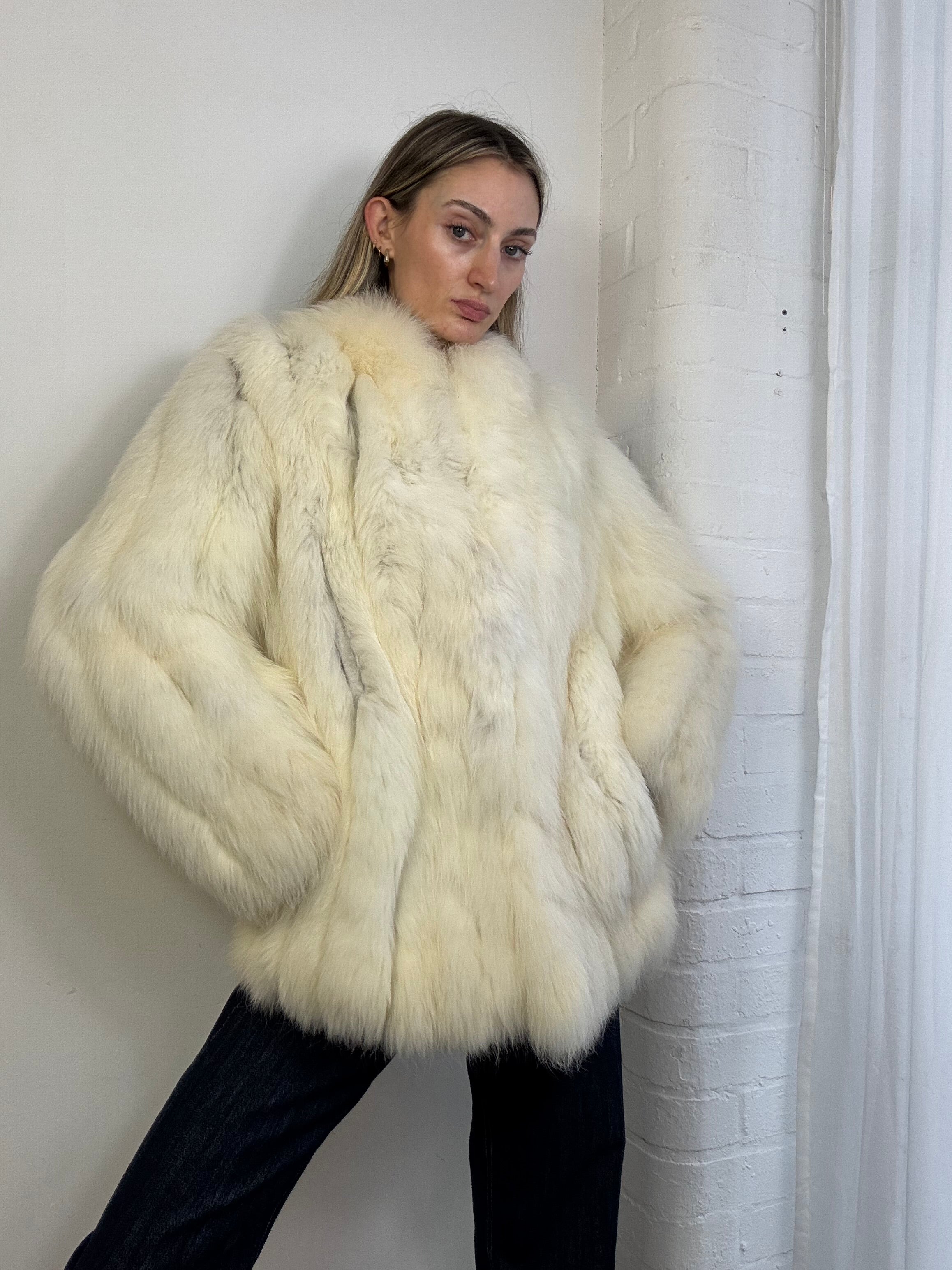 Vintage 90s white/ cream fox fur coat