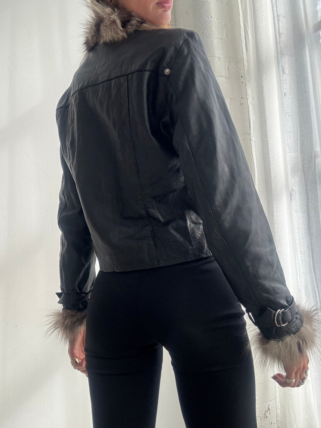 Vintage Y2K Black Leather Jacket with Fox Fur Trim - Size S