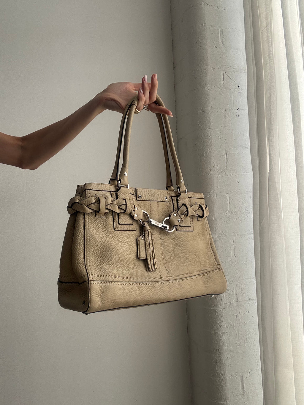 Vintage Y2K Coach Hamptons Leather Shoulder Bag – Beige Buckle Satchel Handbag