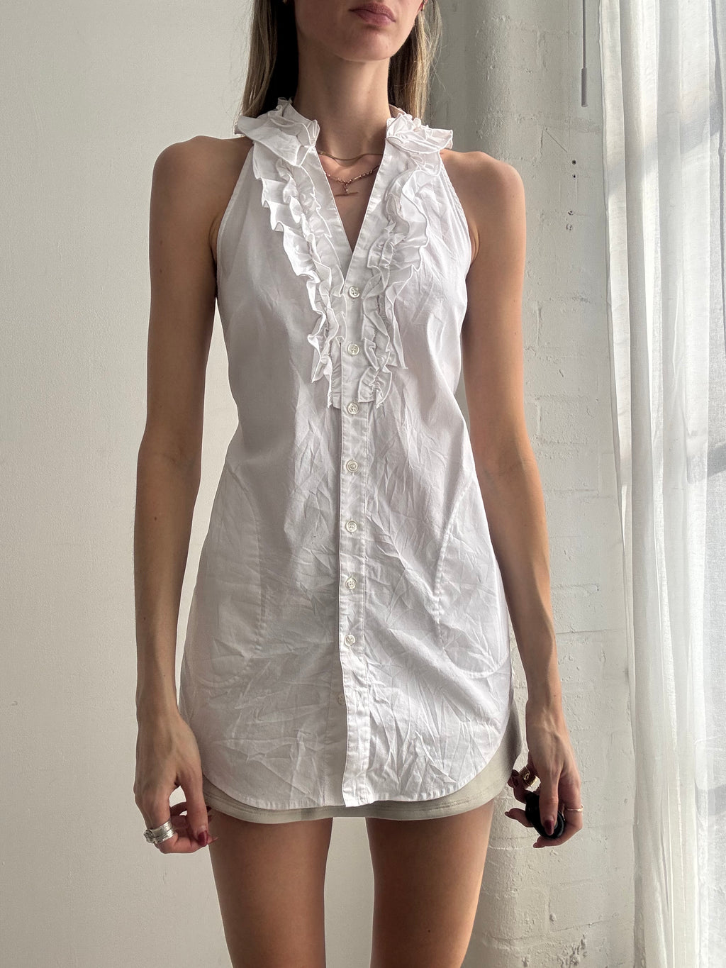 Vintage Y2K white ruffle sleeveless blouse