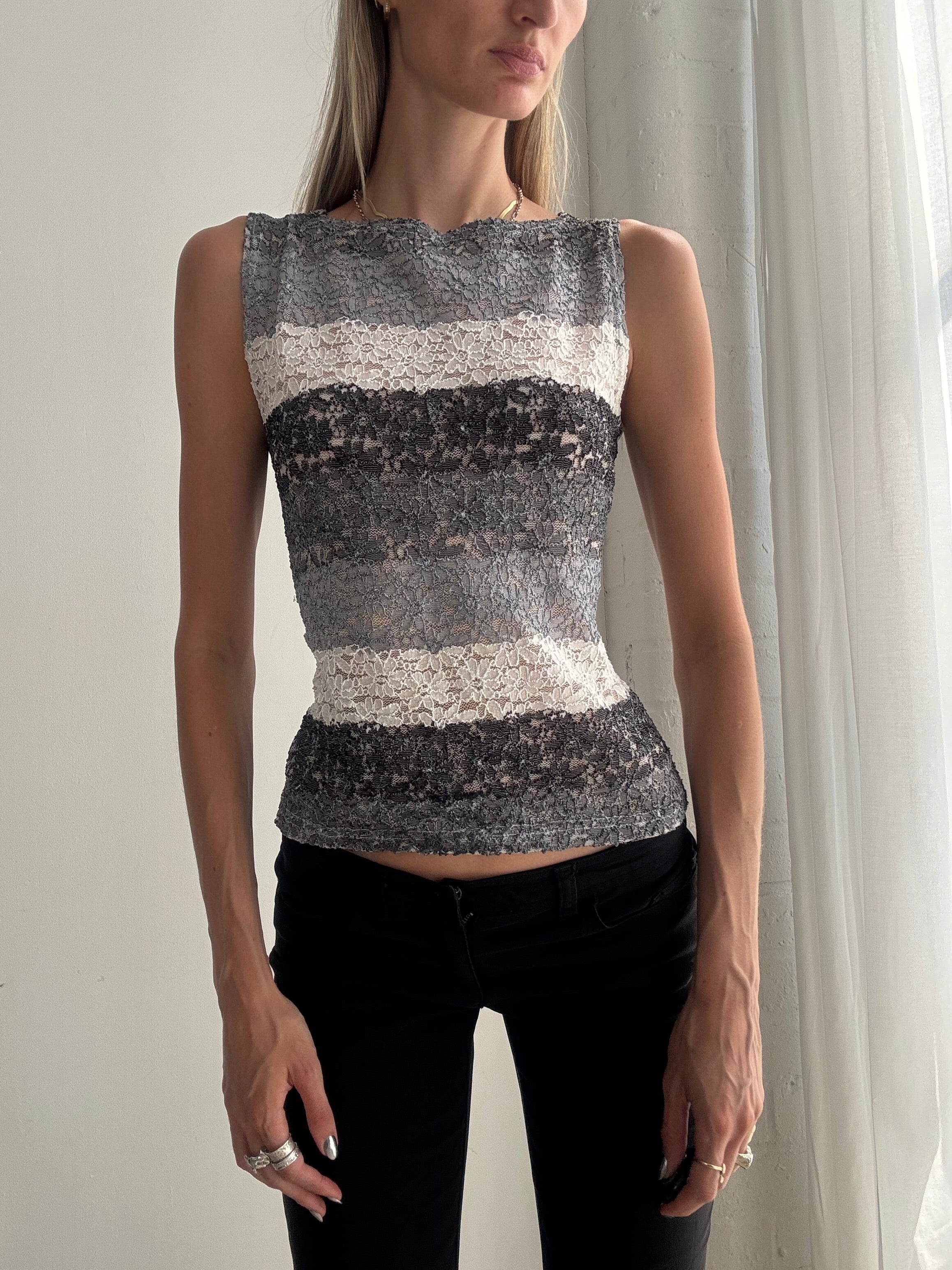 Vintage Y2K Grey Lace Tank Top – Fitted Sleeveless Stretch Top - Size M