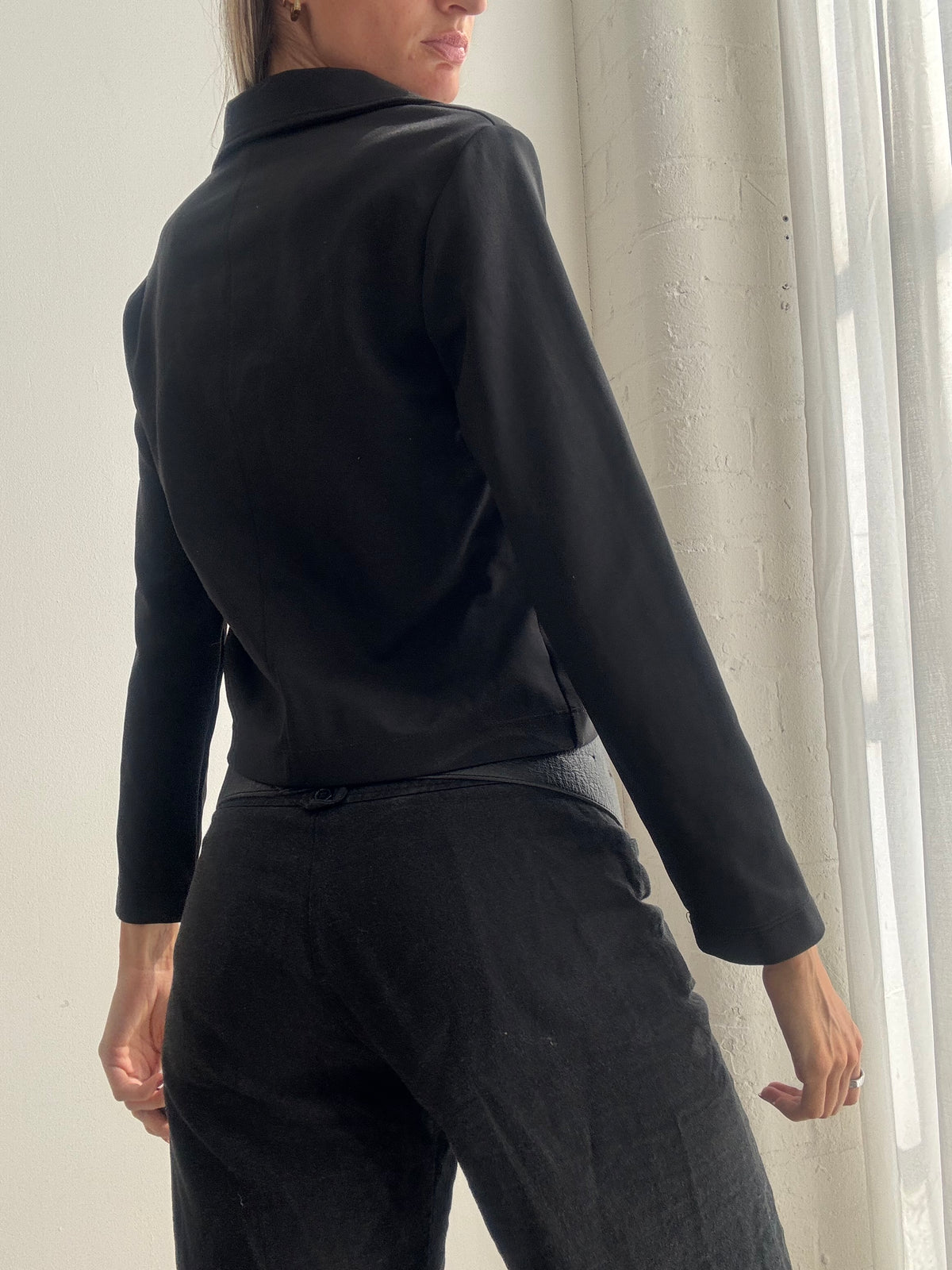Vintage Y2K Black Minimalist Fitted Zip-Up Top - Size S