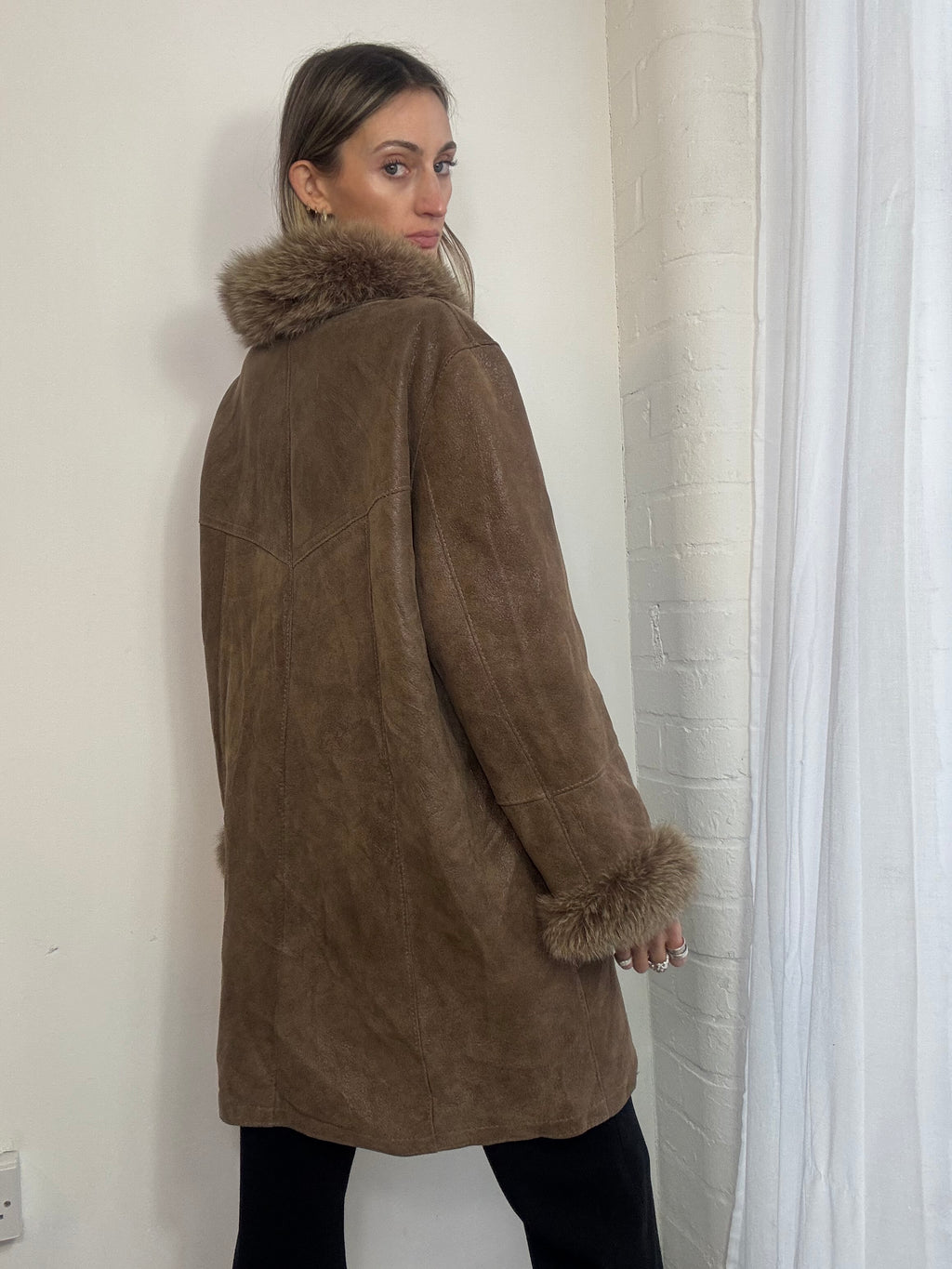 Vintage 90s brown leather hooded coat fur trim