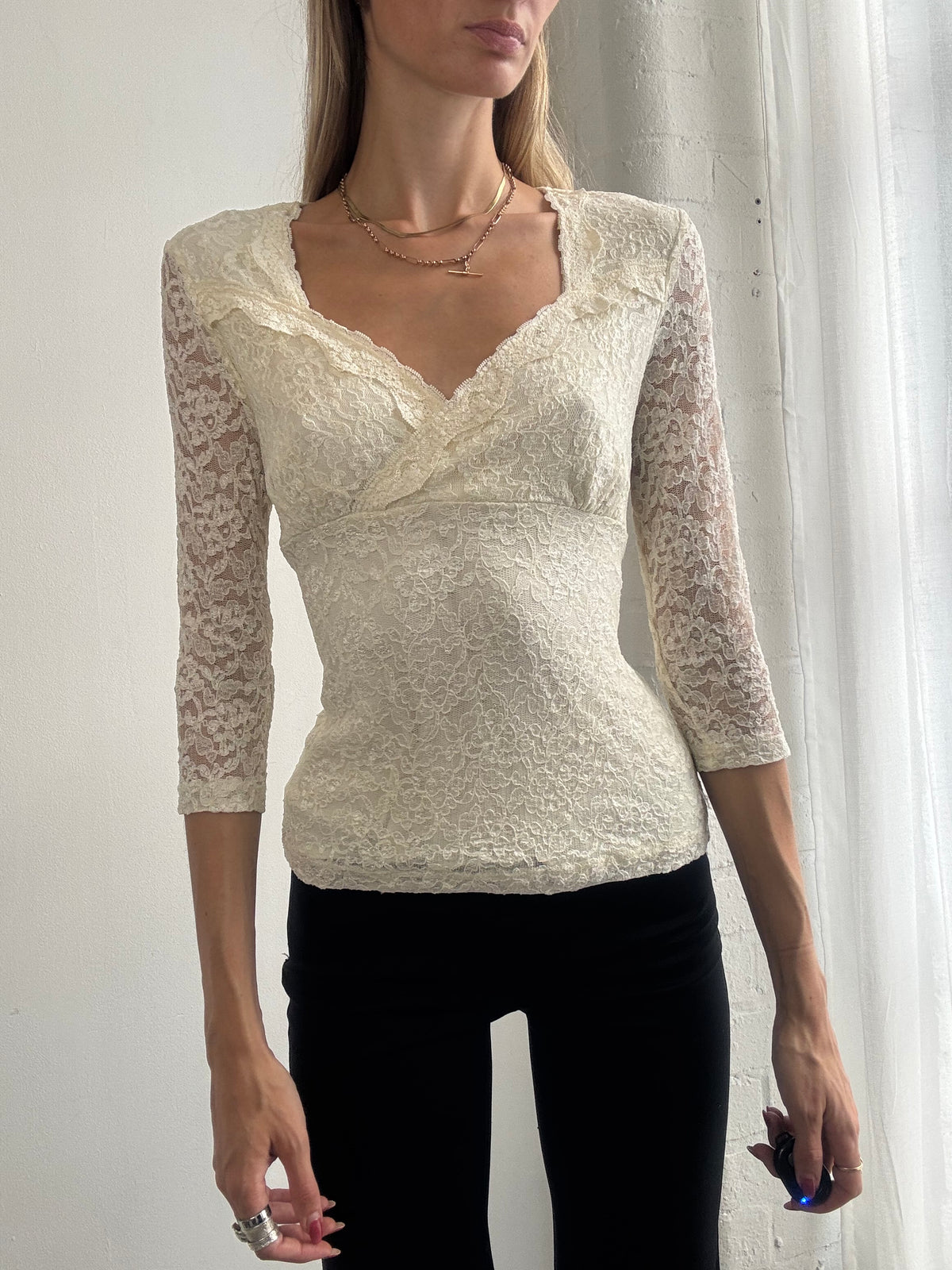 Vintage Y2K Ivory Lace V Neck Long Sleeve Top - Size M
