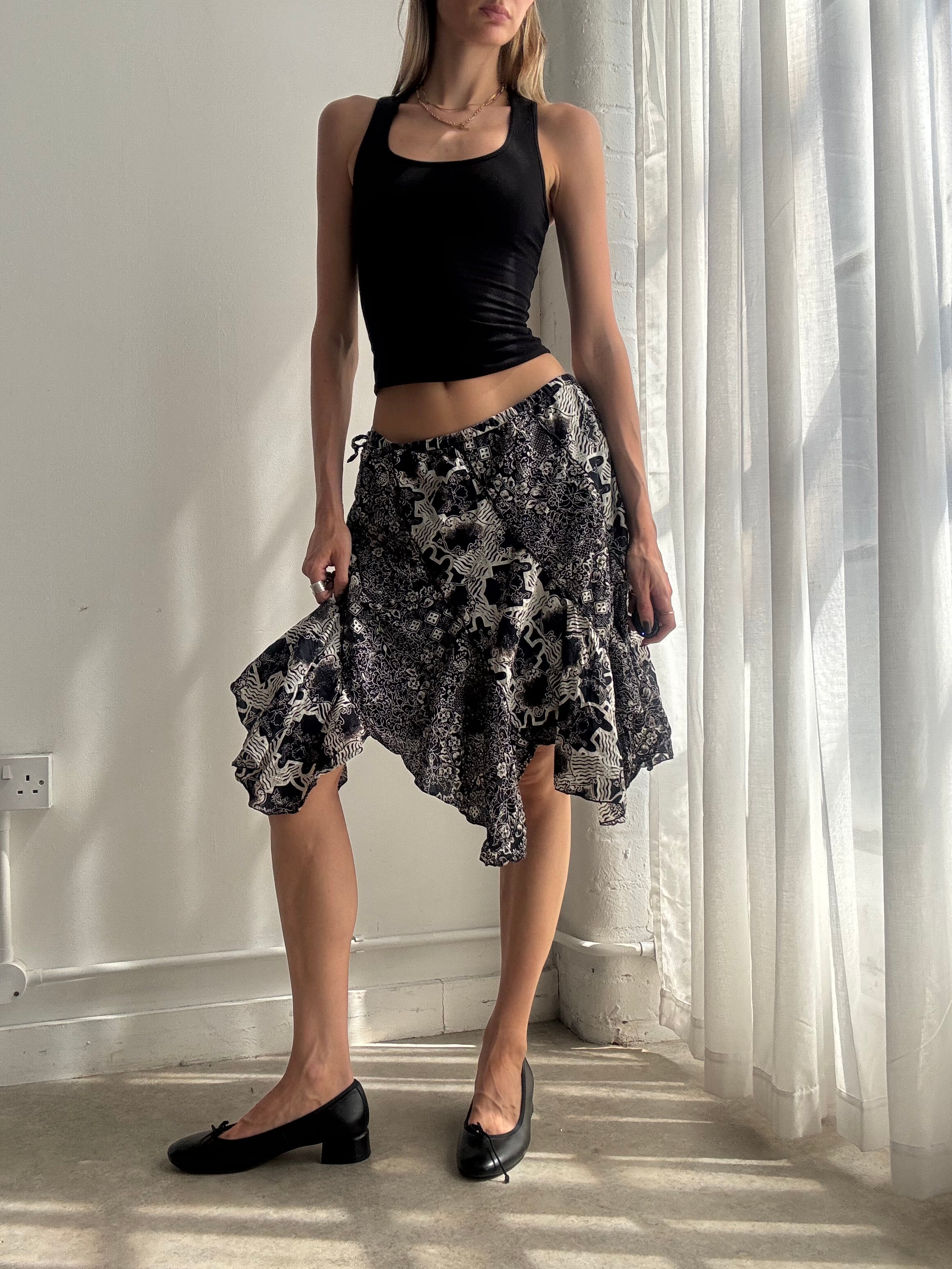 Vintage black & white handkerchief hem midi skirt - size S/M