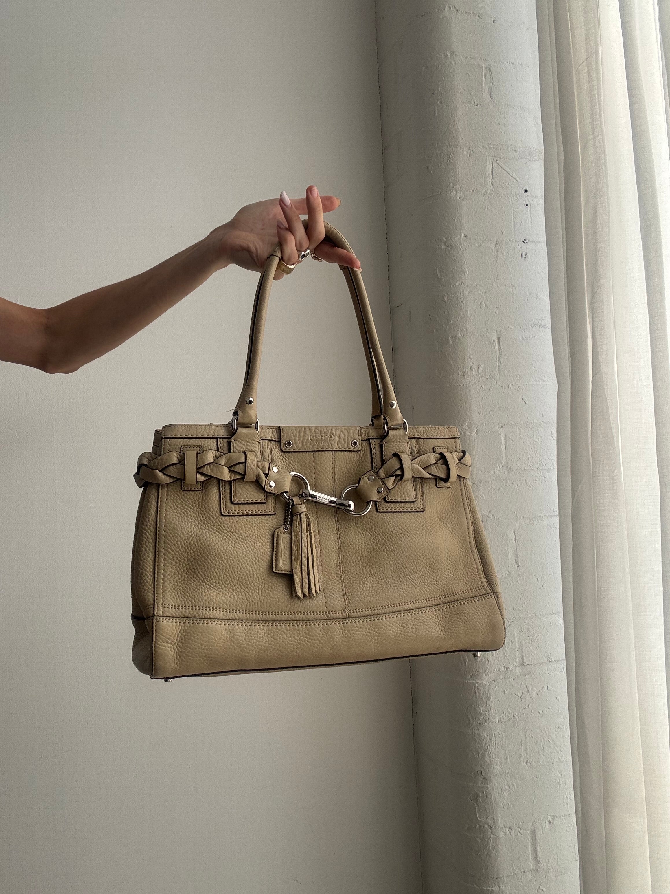 Vintage Y2K Coach Hamptons Leather Shoulder Bag – Beige Buckle Satchel Handbag