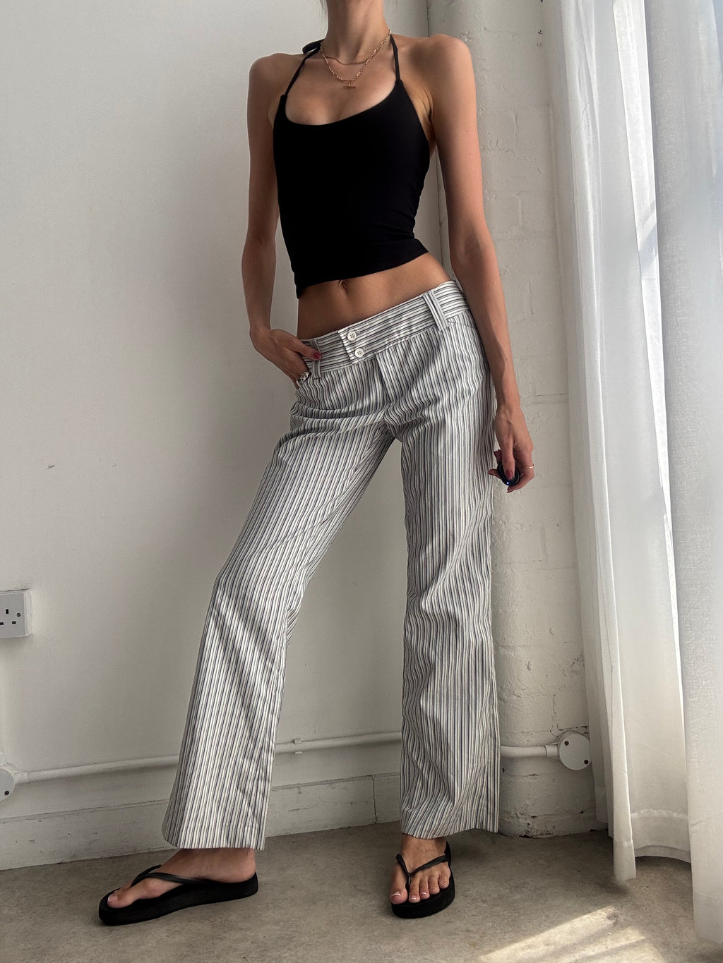 Vintage Y2K Pinstripe Trousers – Low Rise Grey / White Straight Leg Pants - Size M
