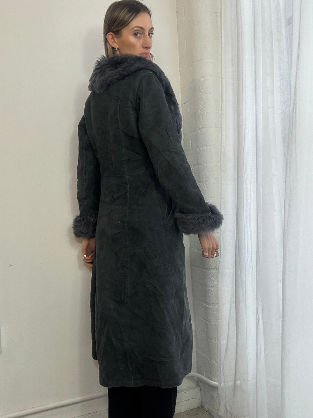 Vintage 90s long blue sheepskin suede coat fur trim