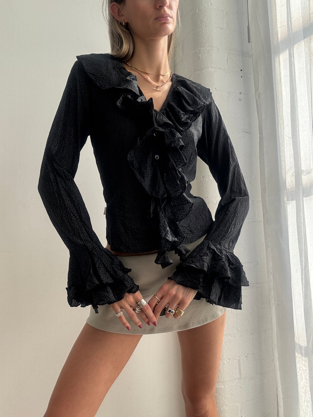Vintage Y2K grey floral ruffle blouse