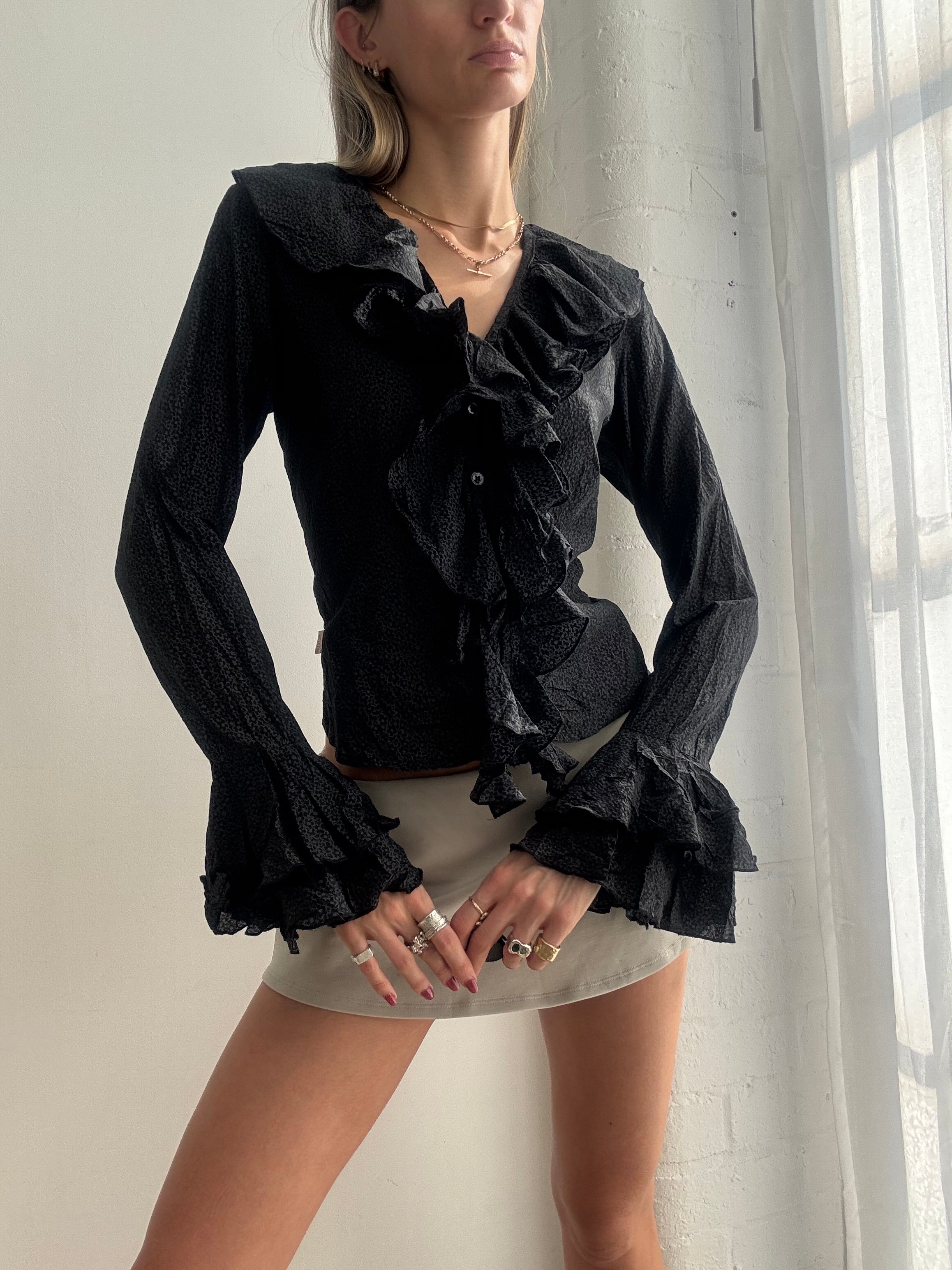 Vintage Y2K grey floral ruffle blouse