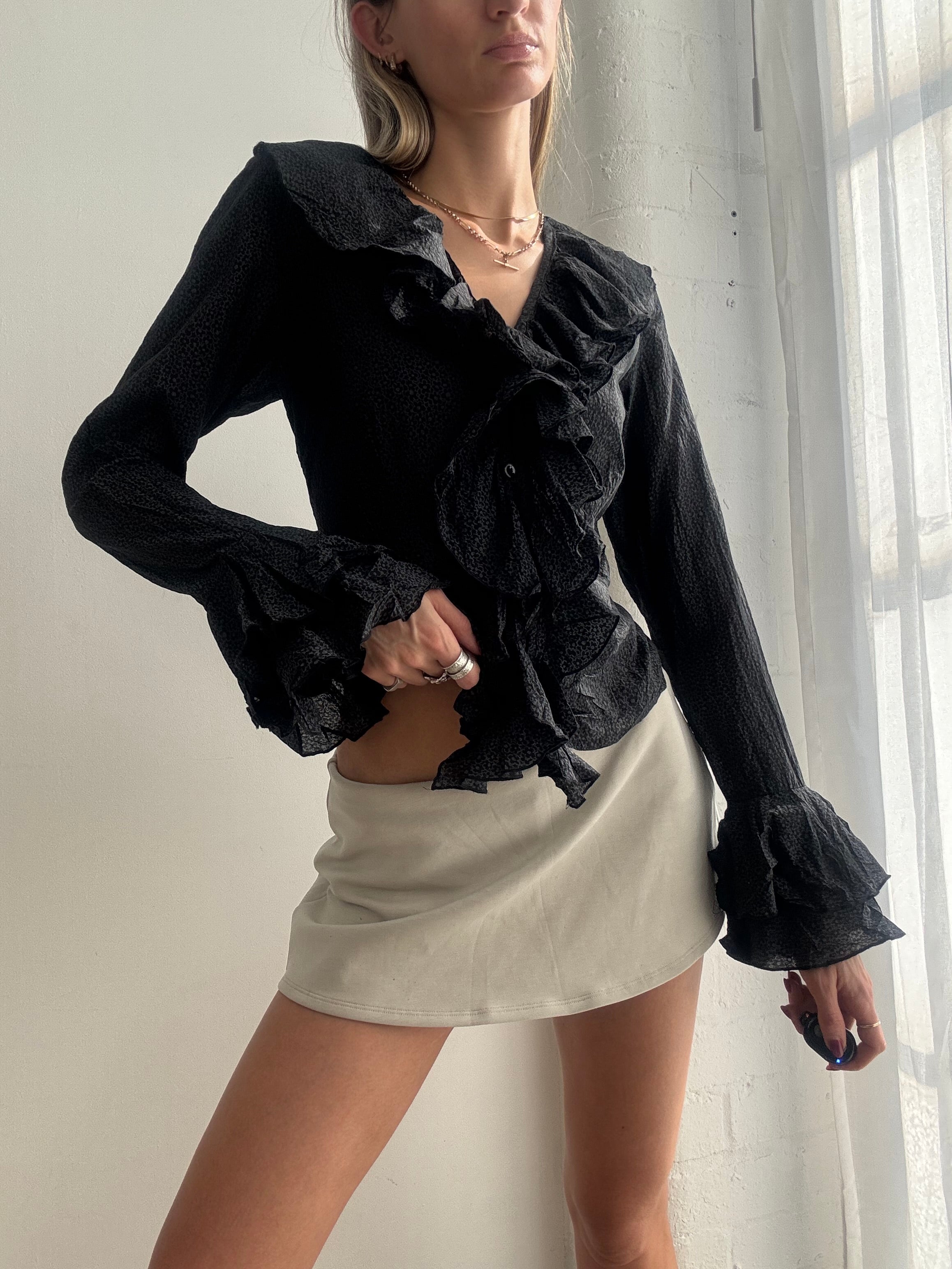 Vintage Y2K grey floral ruffle blouse