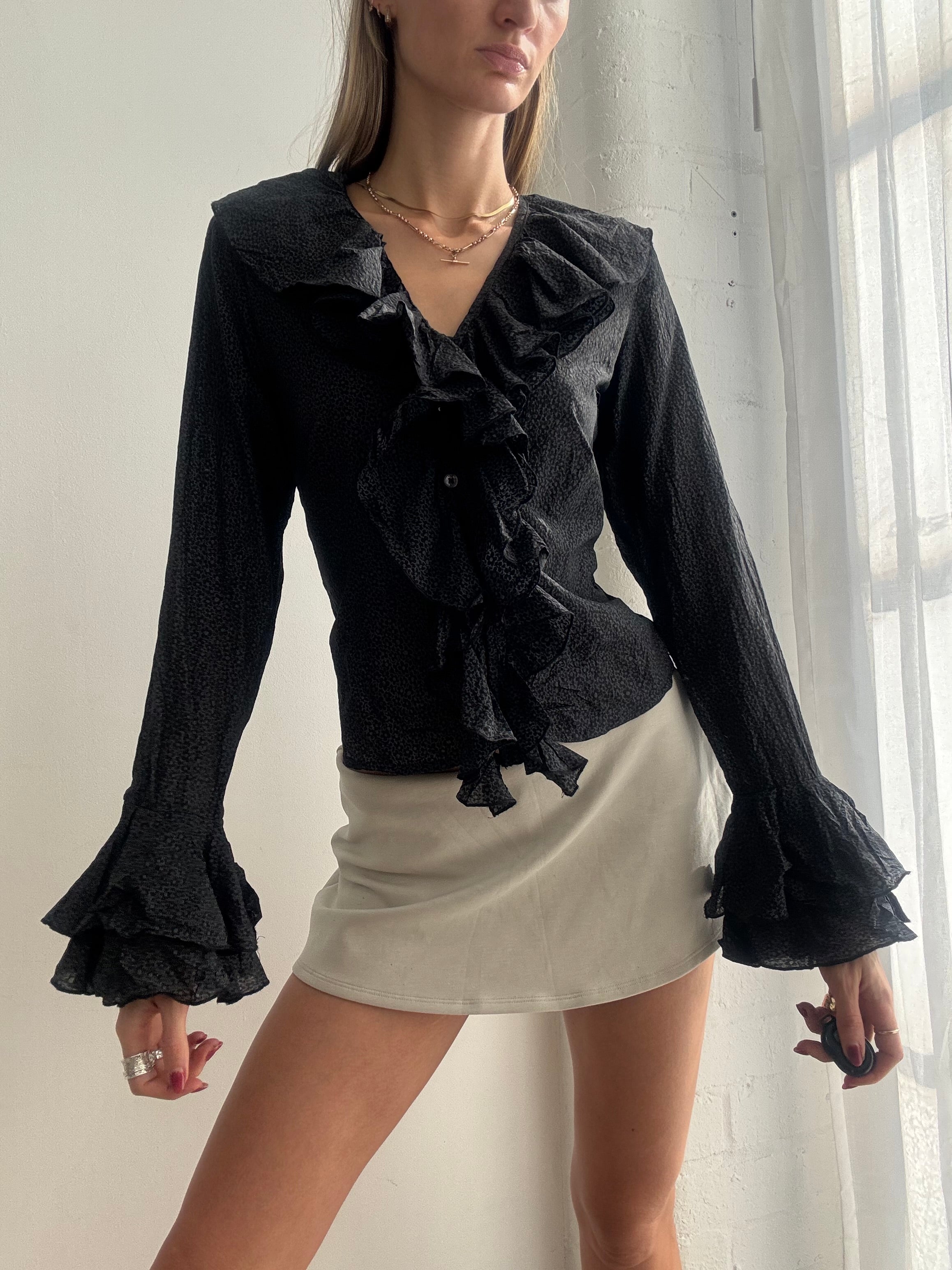 Vintage Y2K grey floral ruffle blouse