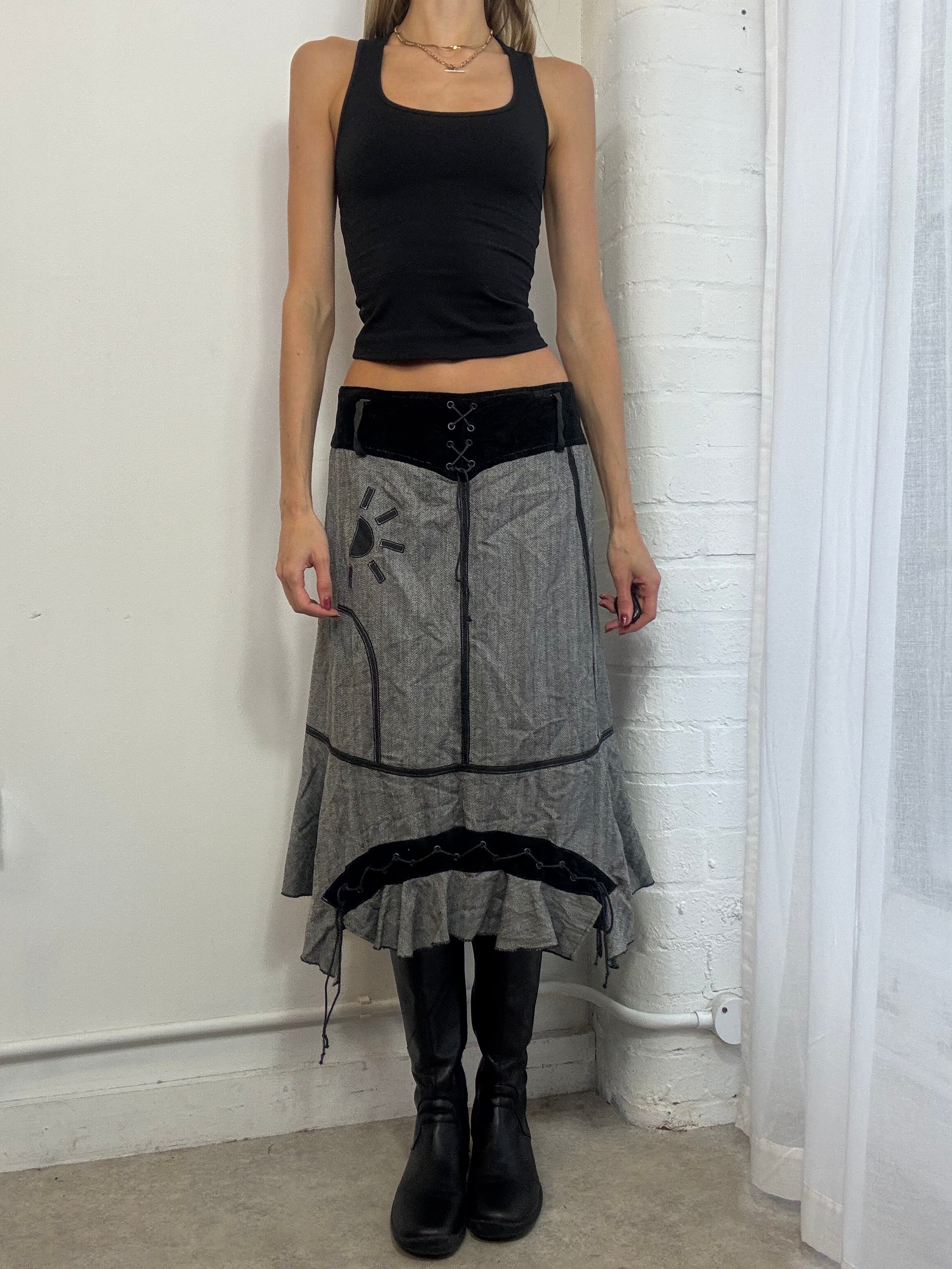 Vintage Y2K black & grey lace up midi skirt