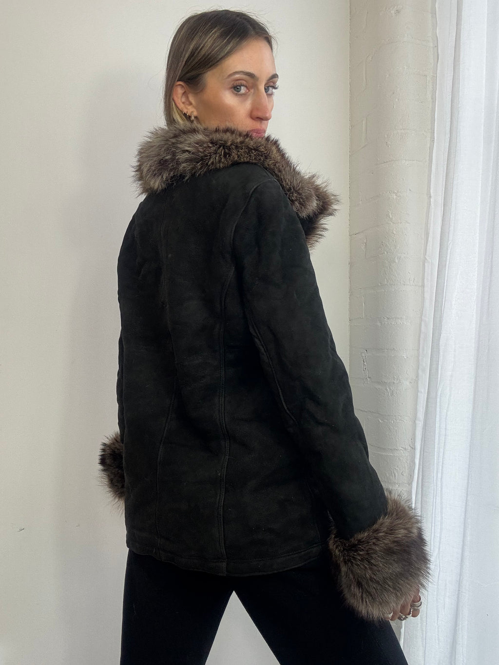 Vintage 90s black sheepskin suede coat fur trim