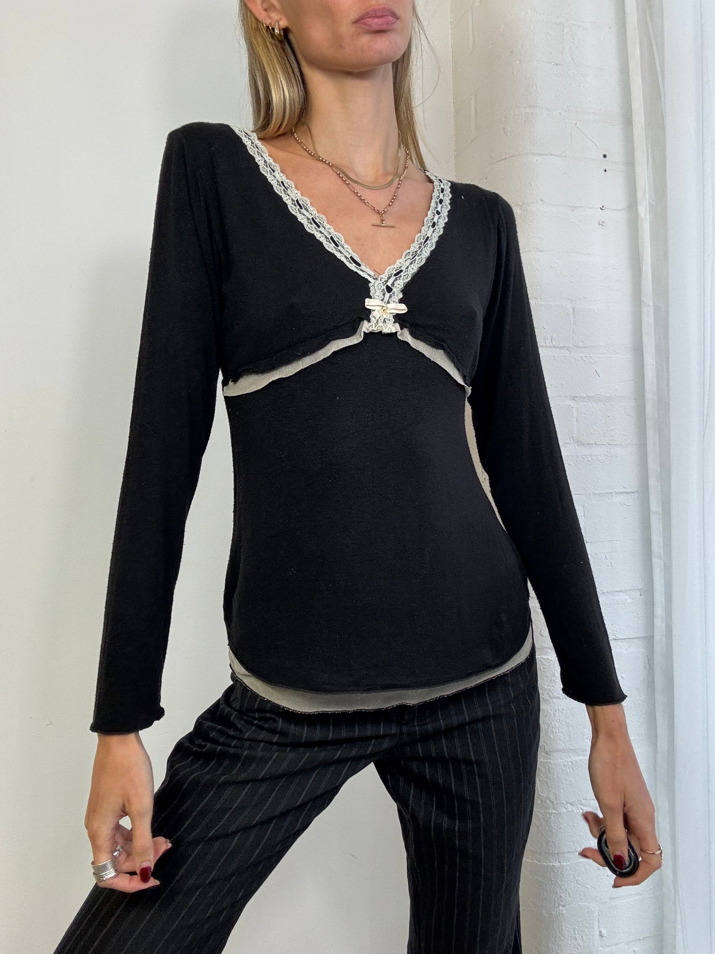 Vintage Y2K black long sleeve top lace