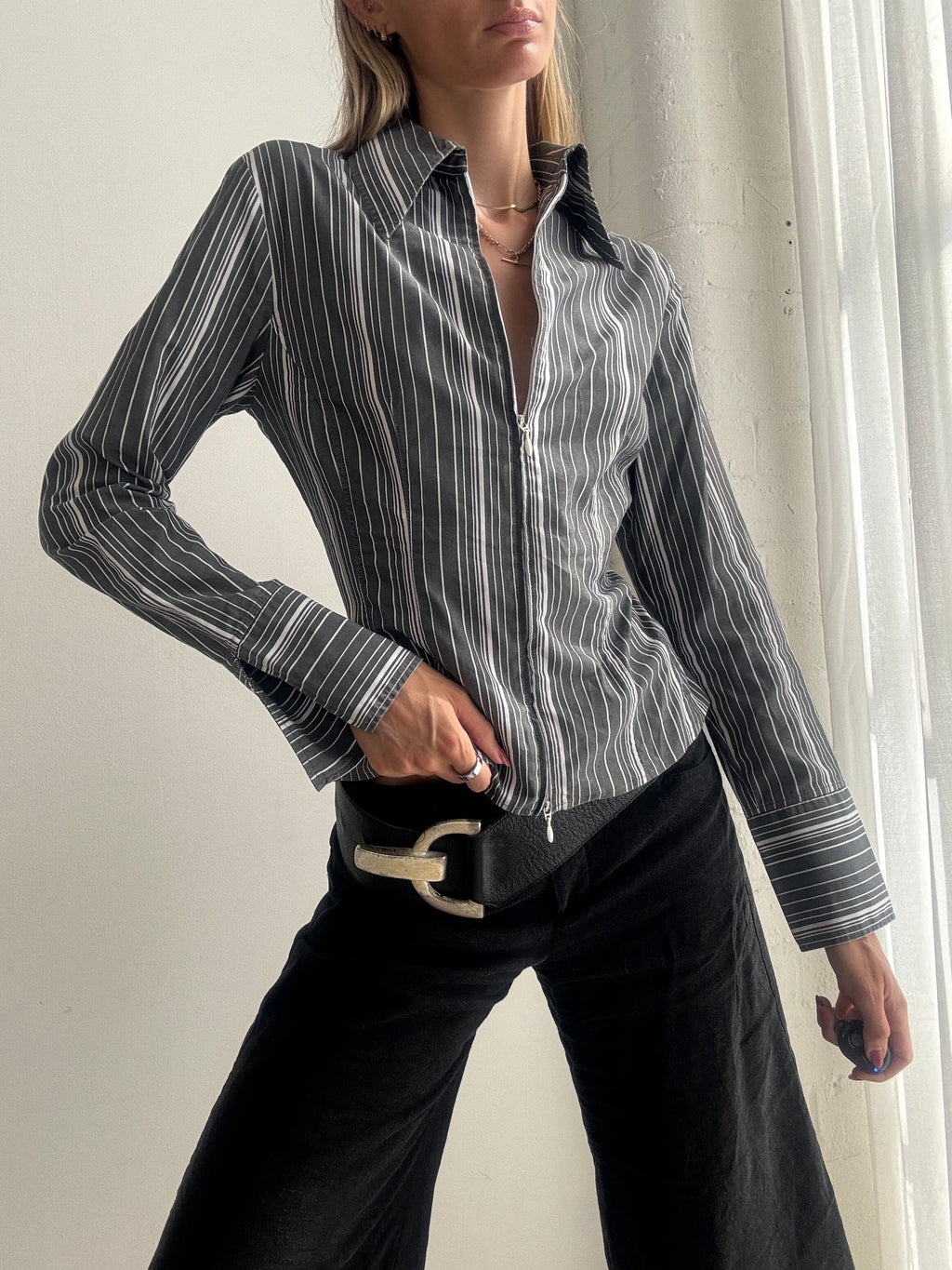 Vintage Y2K Grey & White Pinstripe Fitted Dual Zip Shirt - Size M