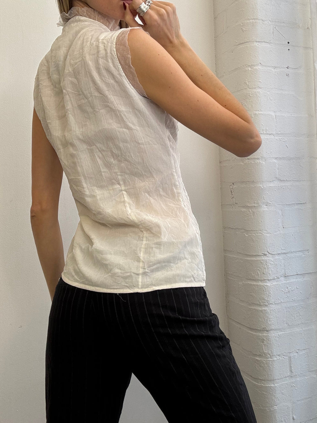 Vintage Y2K white lace ruffle blouse