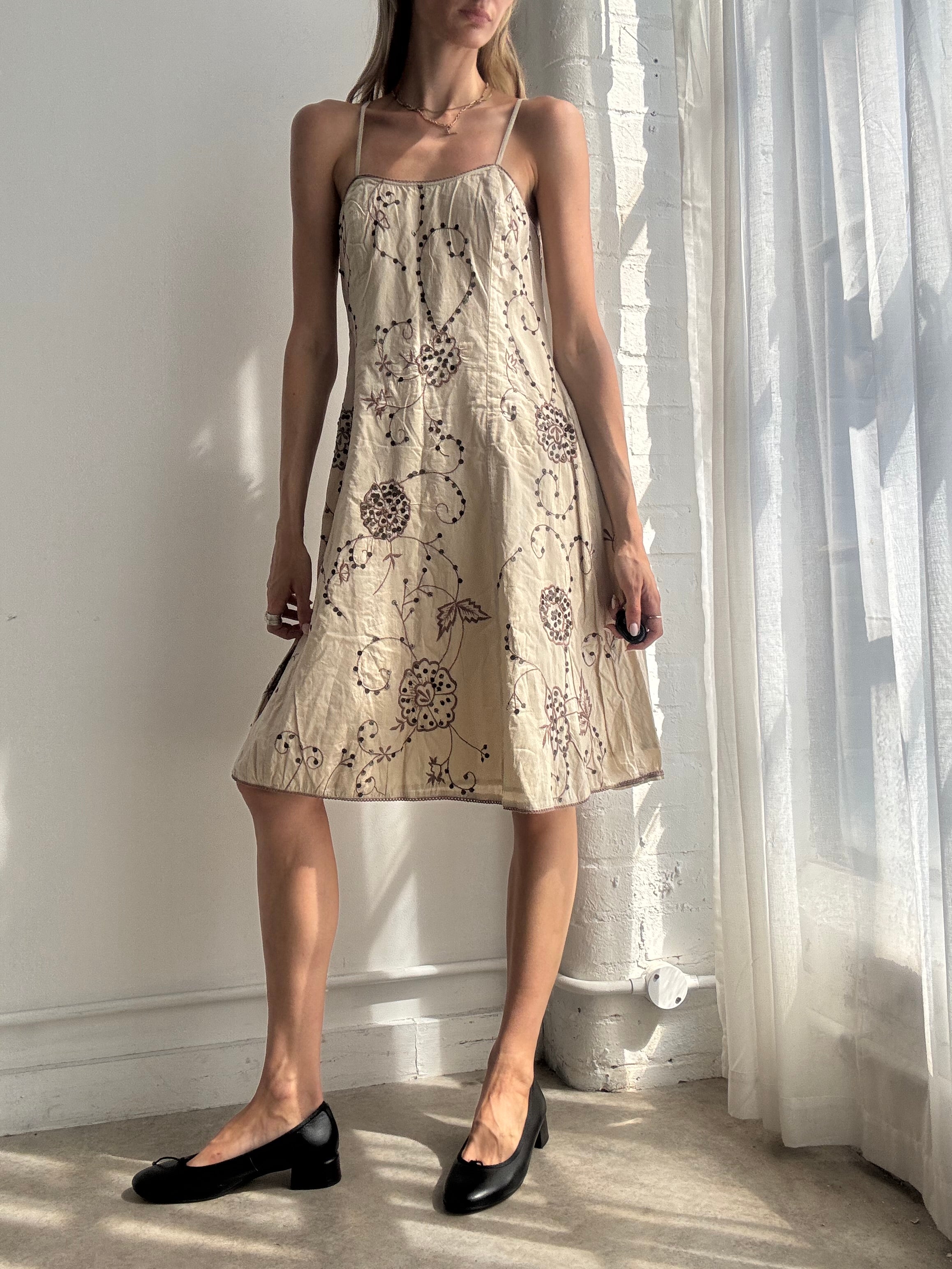 Vintage Y2K Beige Floral Embroidered Slip Dress - Size M