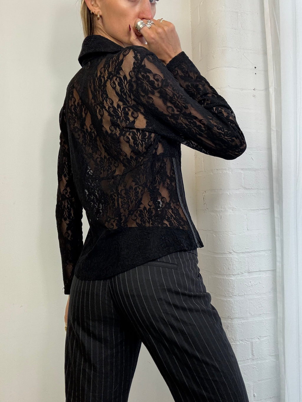 Vintage 90s sheer lace shirt hook & eye front