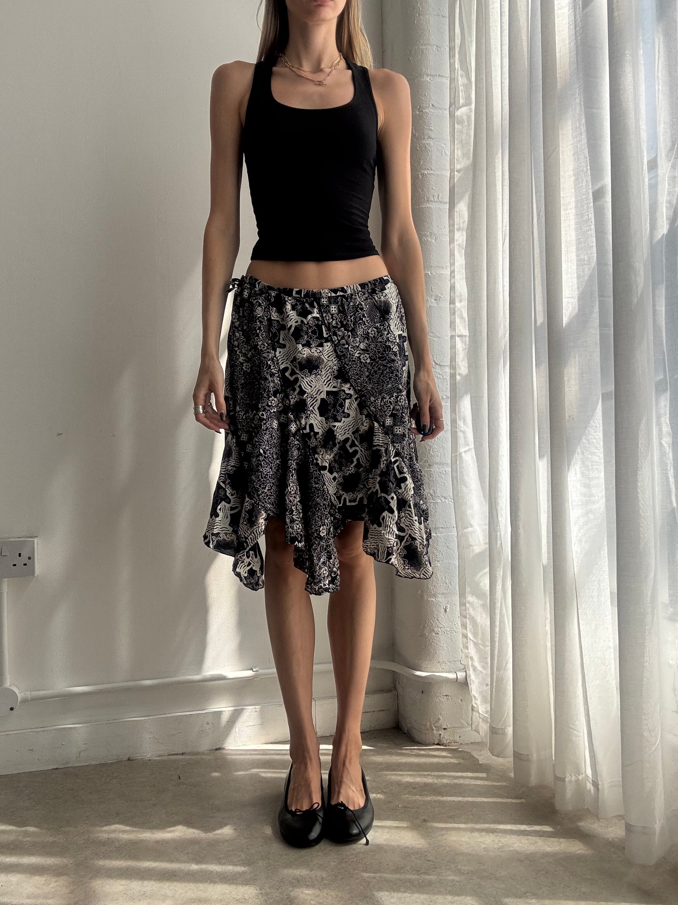Vintage black & white handkerchief hem midi skirt - size S/M