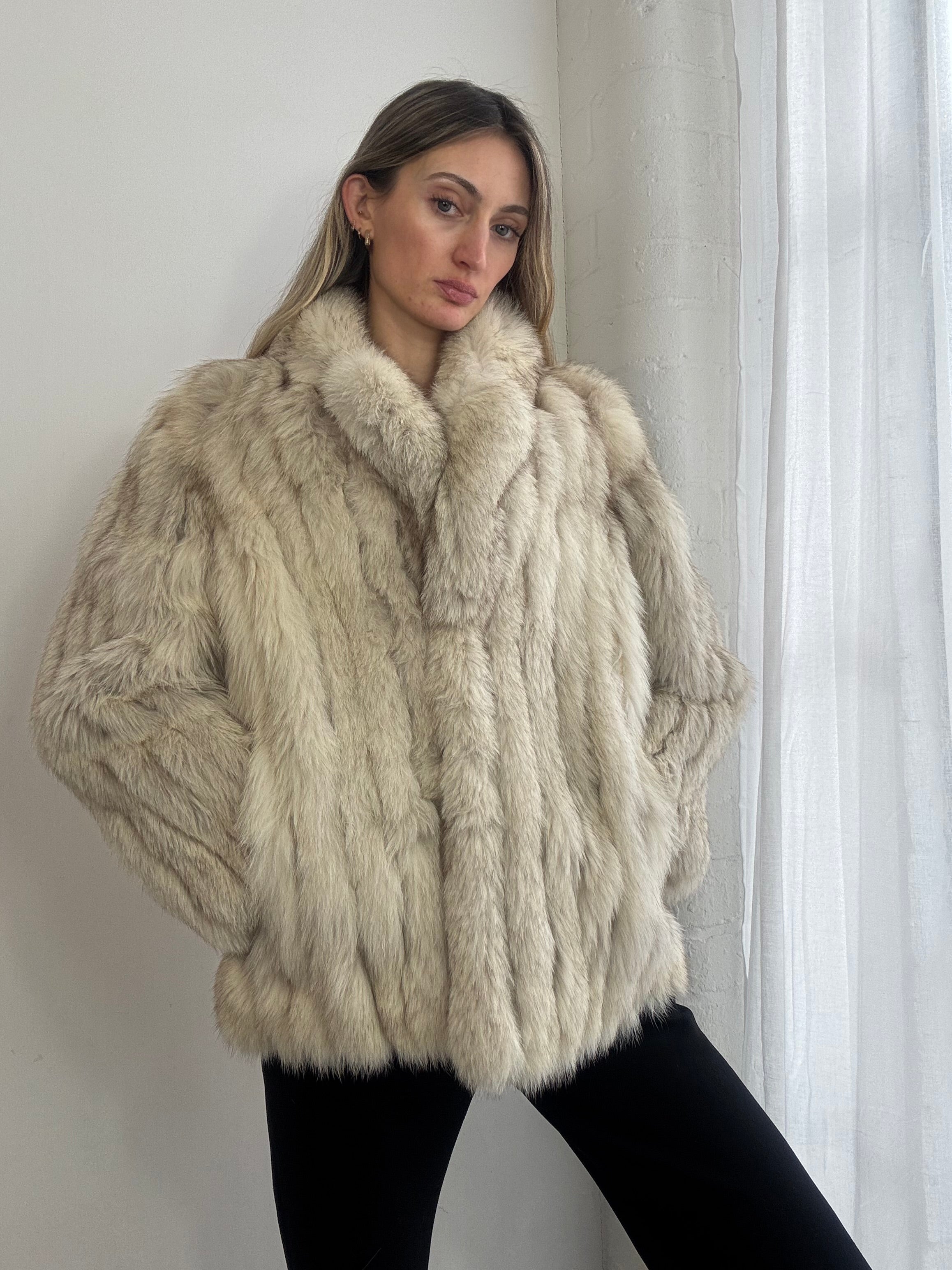 Vintage 90s fox fur coat in white / cream