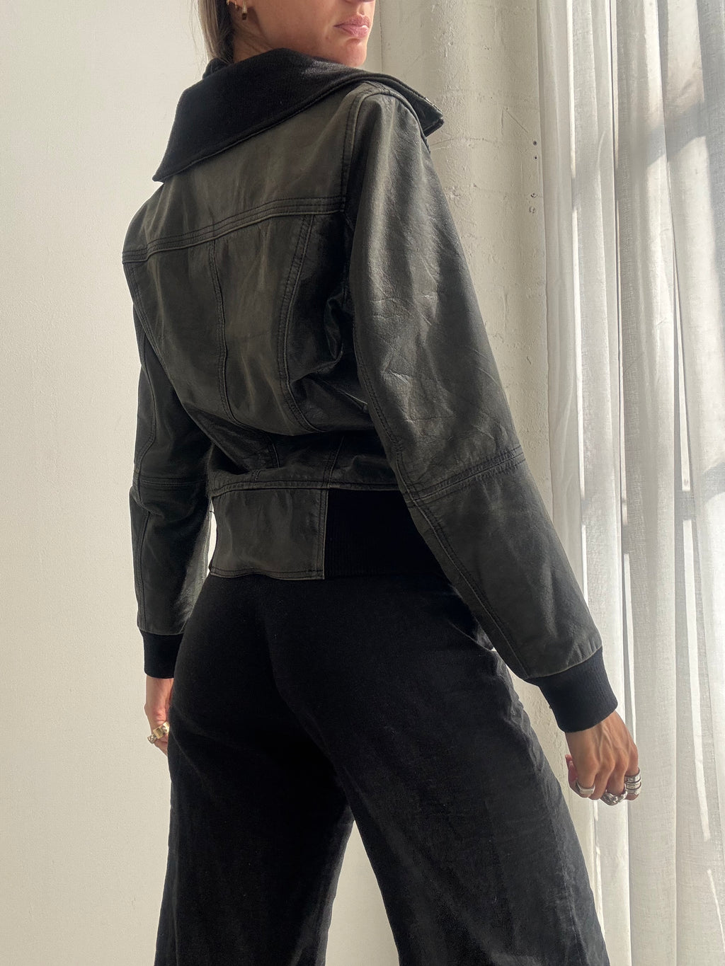 Vintage 90s Black Leather Bomber Jacket - Size M/L