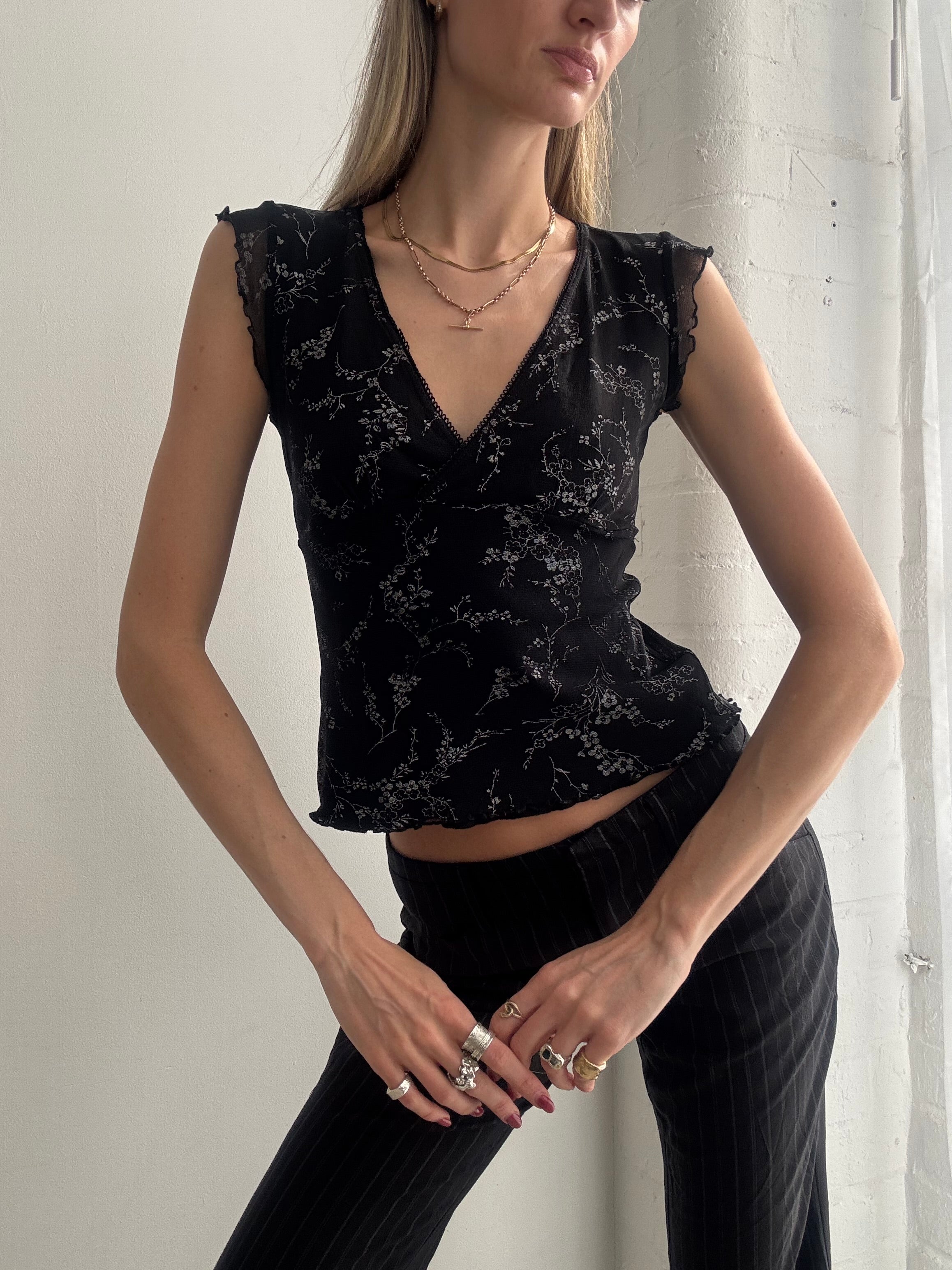 Vintage Y2K black lace sleeveless top