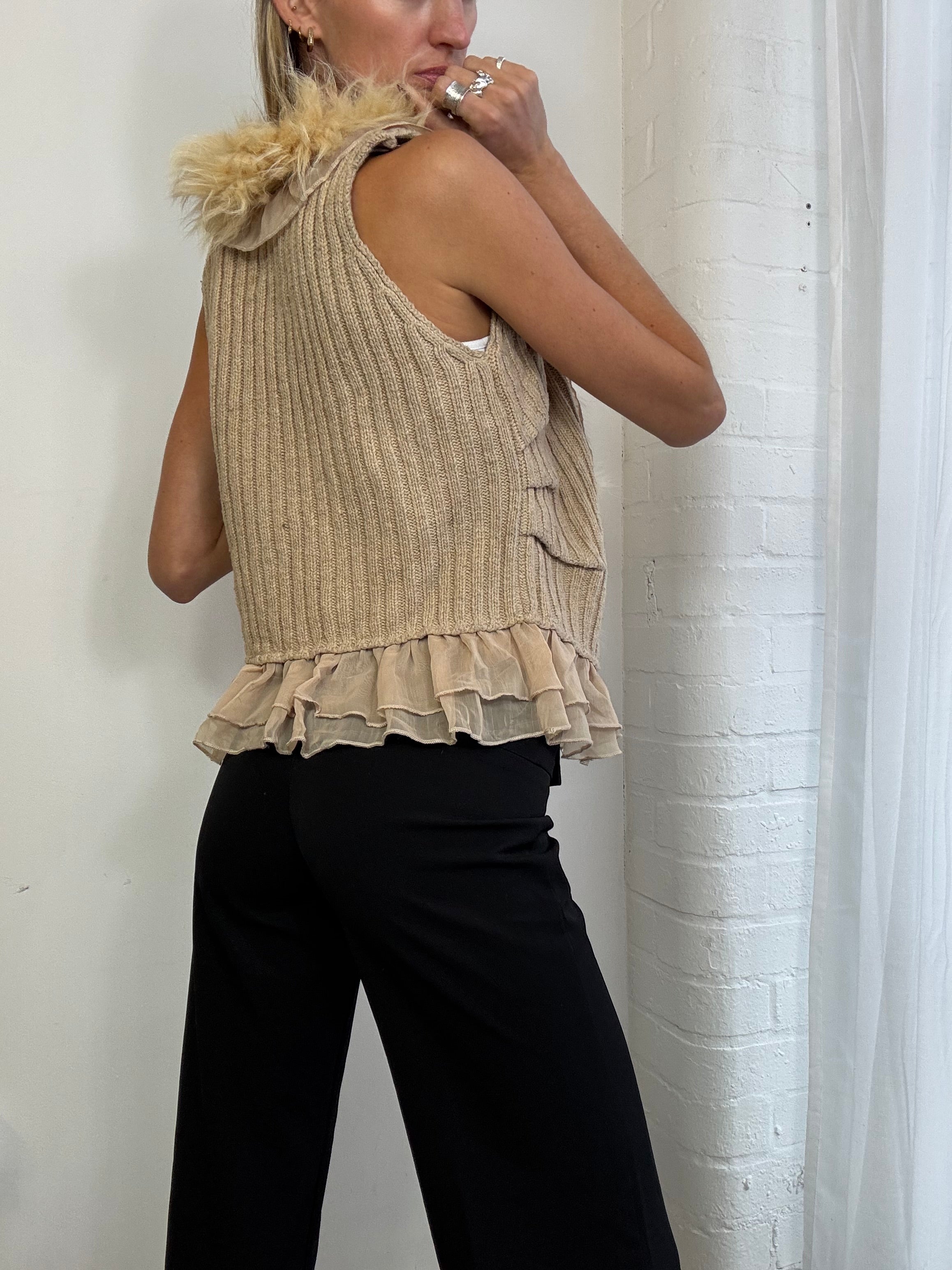 Vintage Y2K knitted gilet faux fur trim