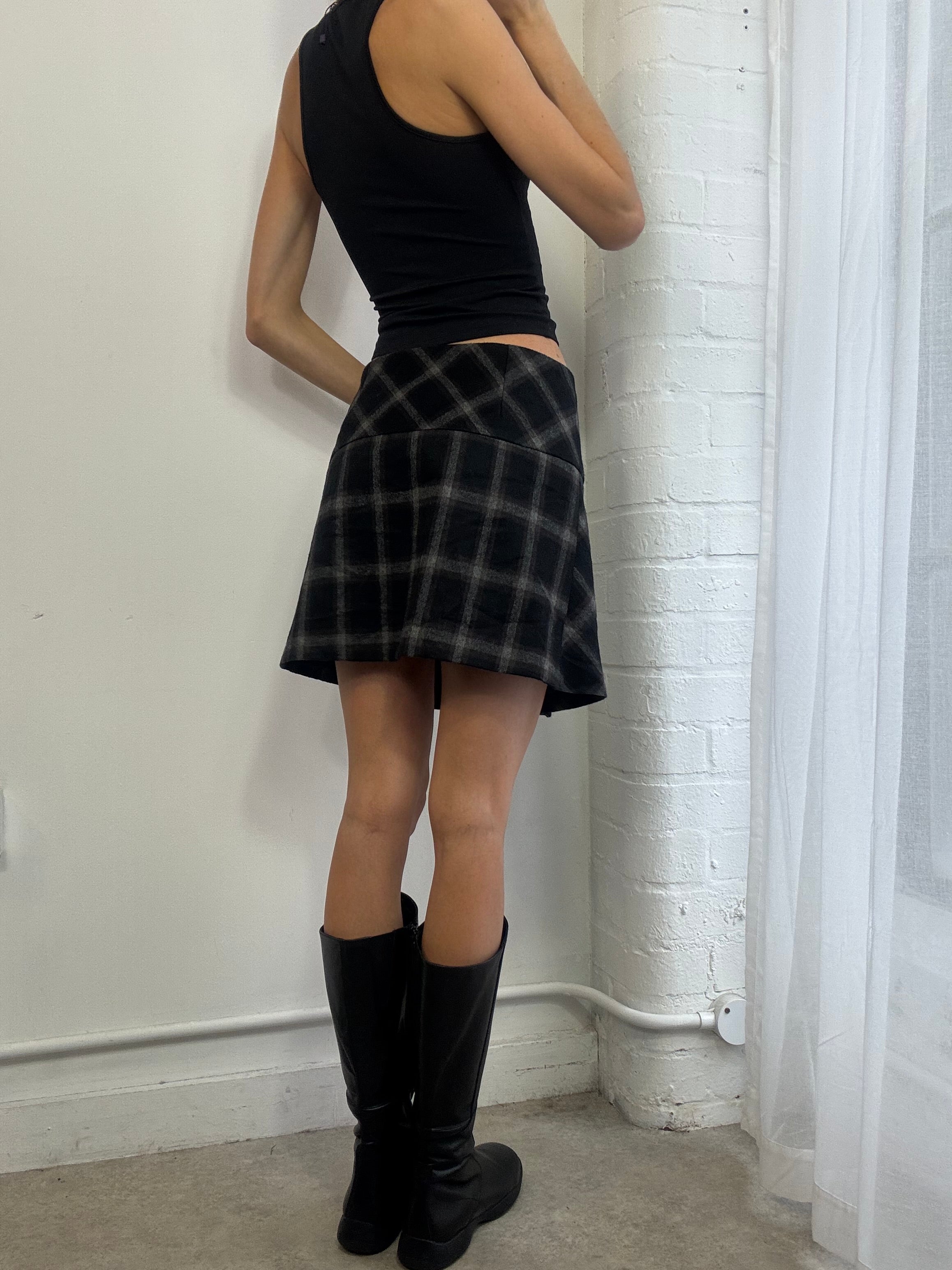 Vintage Y2K black and brown plaid mini skirt buckle