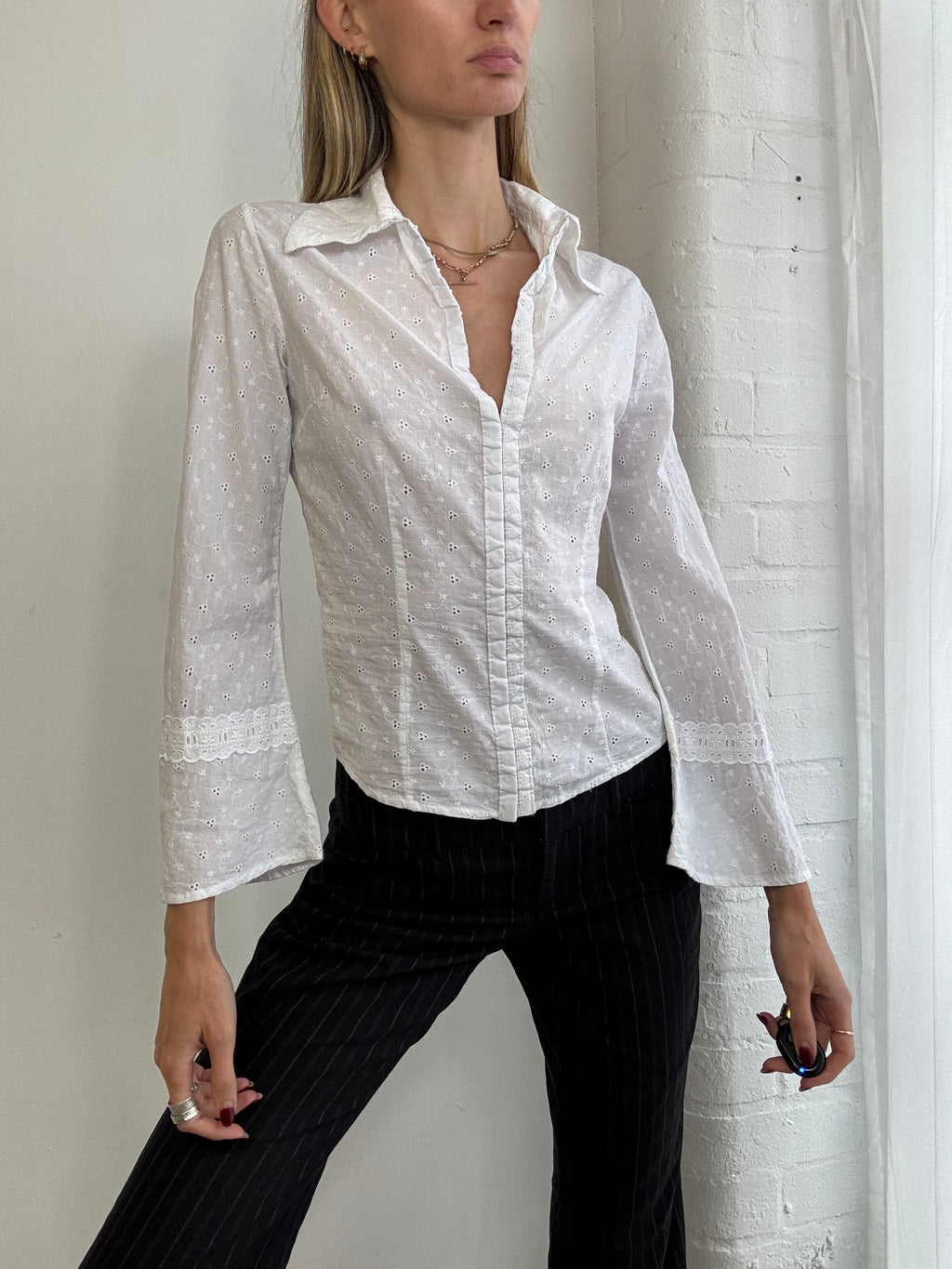 Vintage Y2K broderie anglaise hook & eye blouse