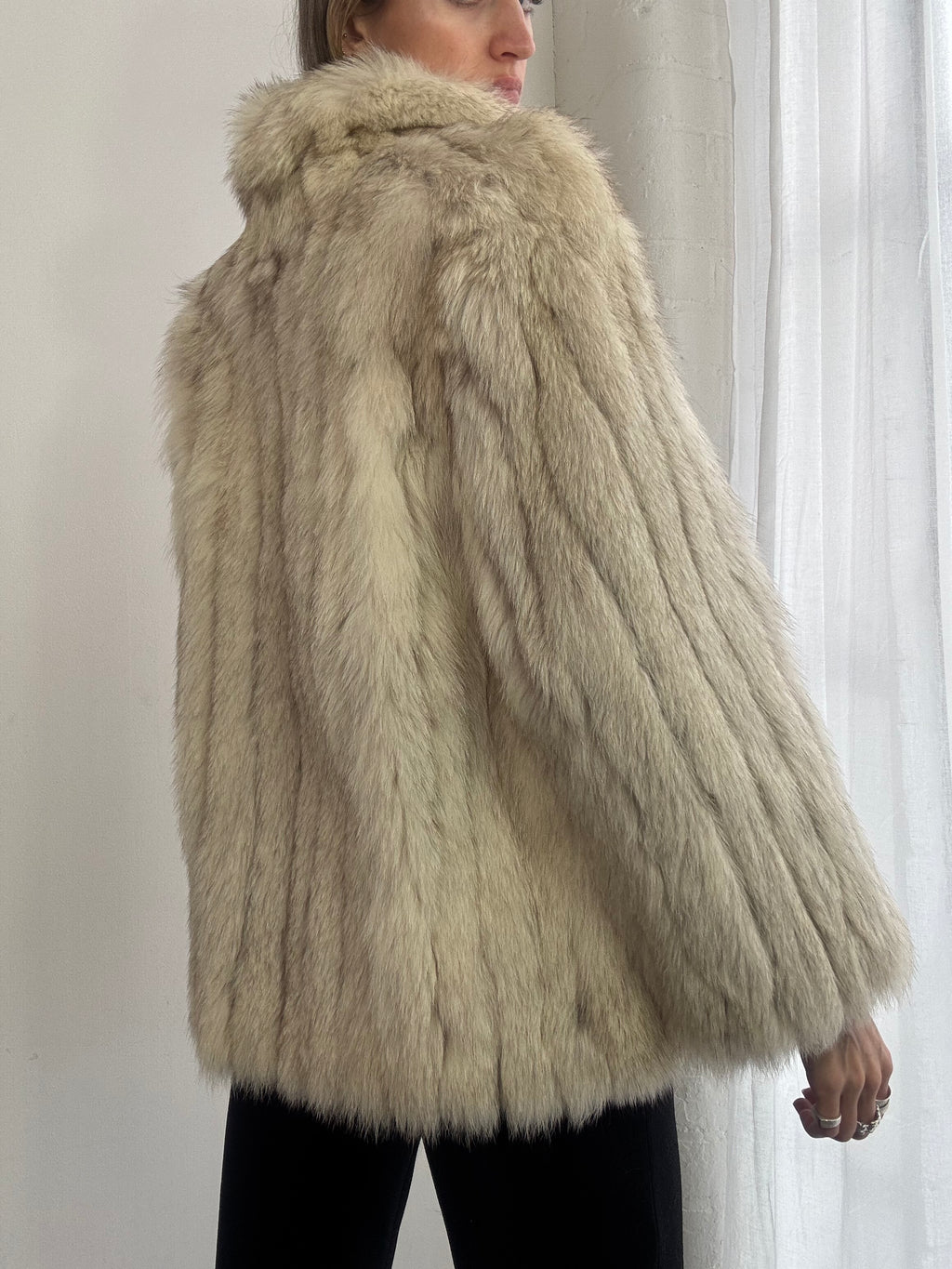 Vintage 90s fox fur coat in white / cream