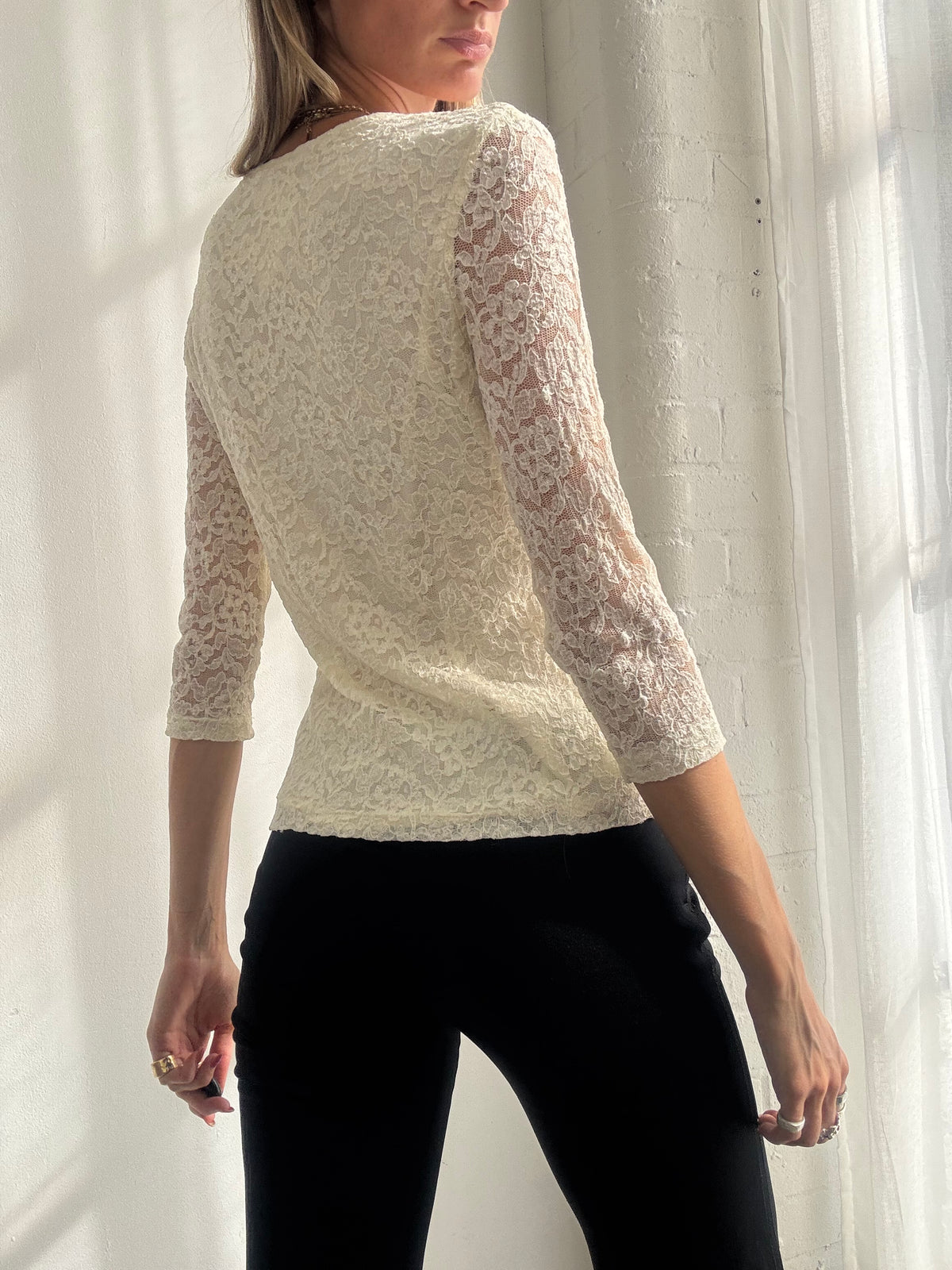 Vintage Y2K Ivory Lace V Neck Long Sleeve Top - Size M