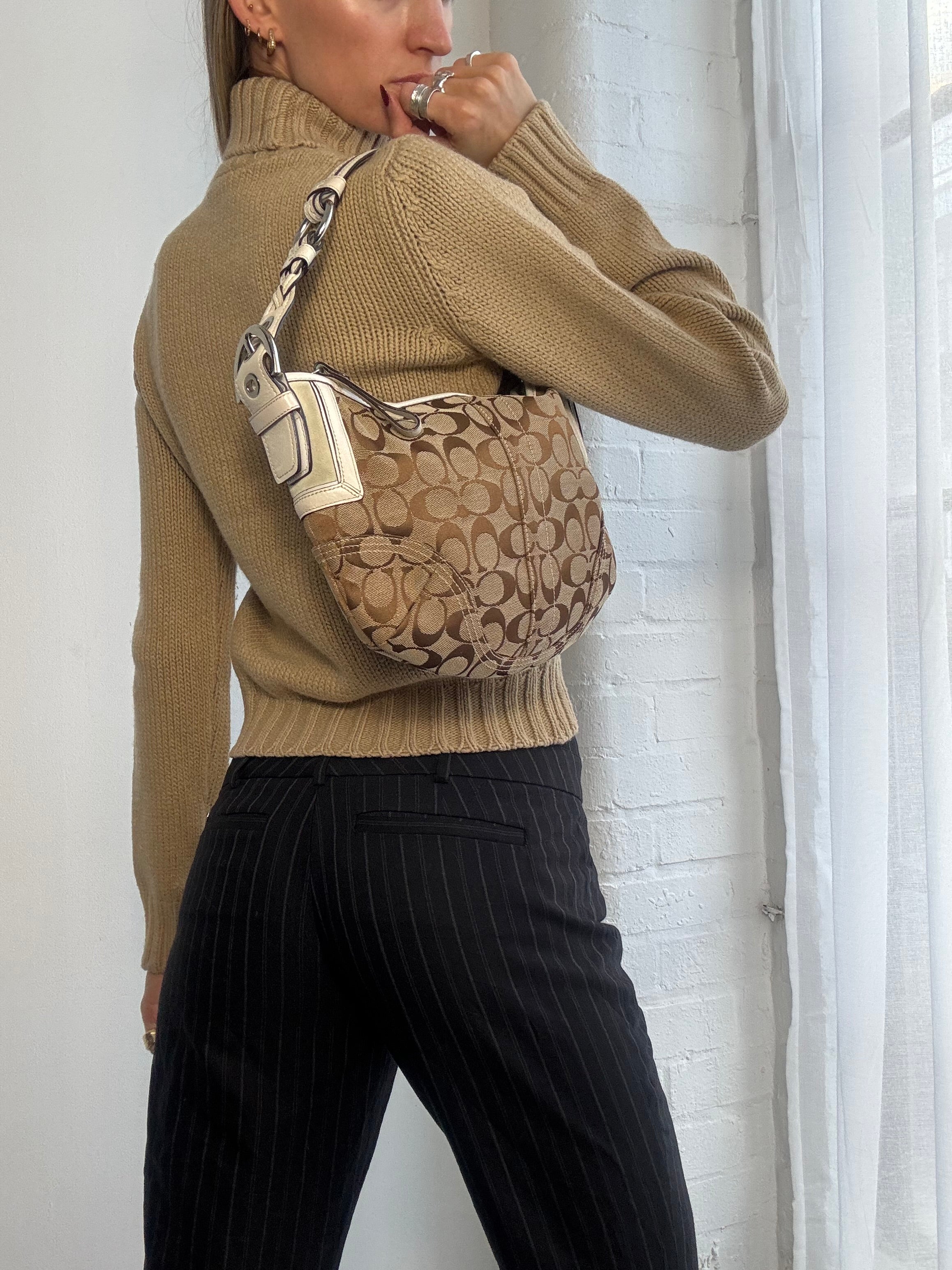 Vintage Y2K beige cable knit roll neck jumper